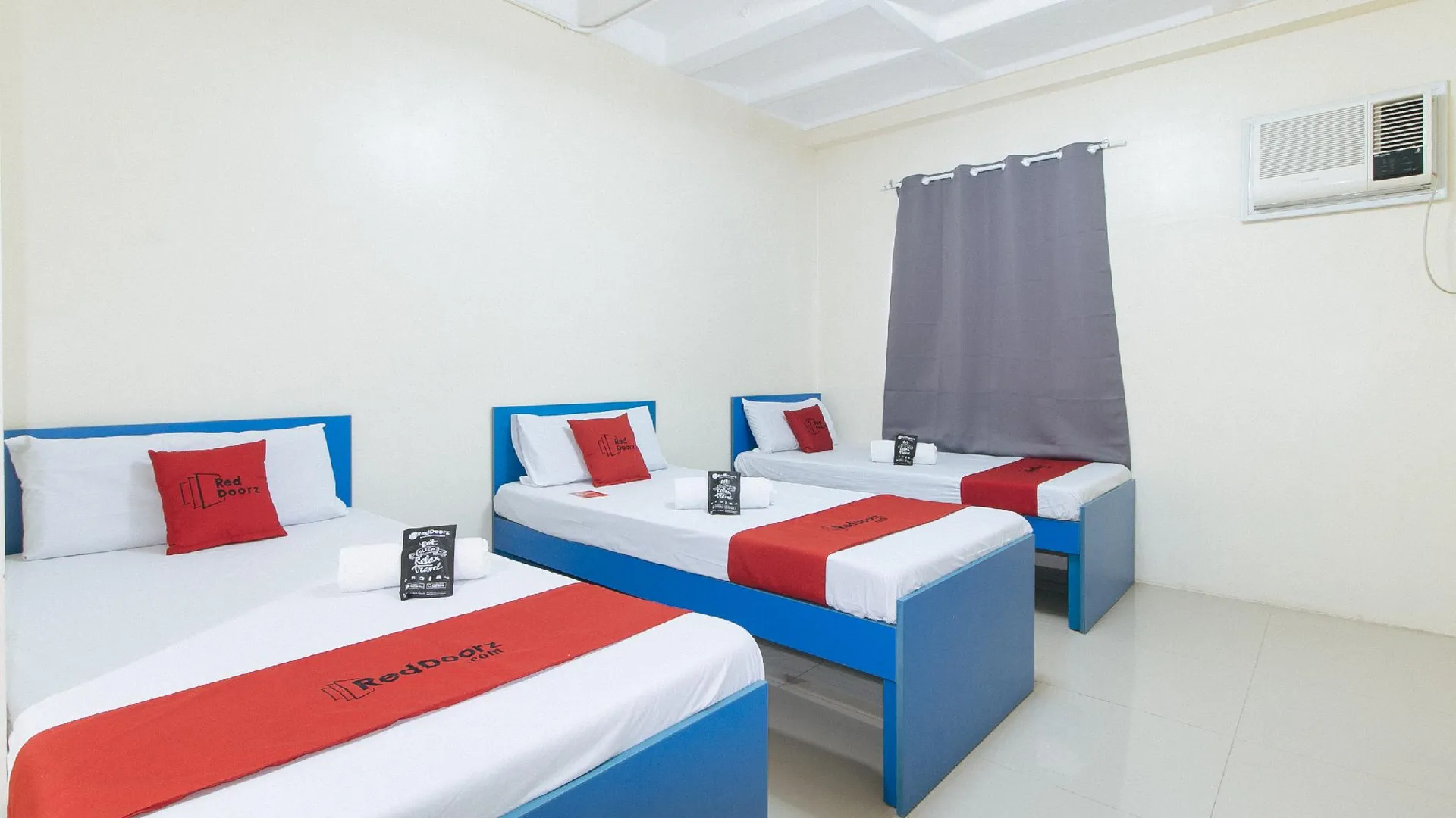 세부 레드도어즈 앳 인술라 스퀘어 만다우에 시티 1성급 호텔 스위트룸