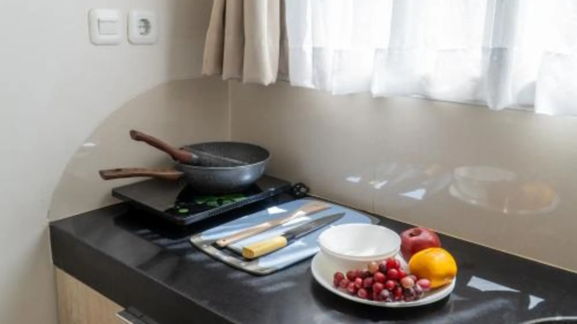 발리 Bali Bustle Pararaton Coliving and Coworking Space 3성급 호텔 부대시설