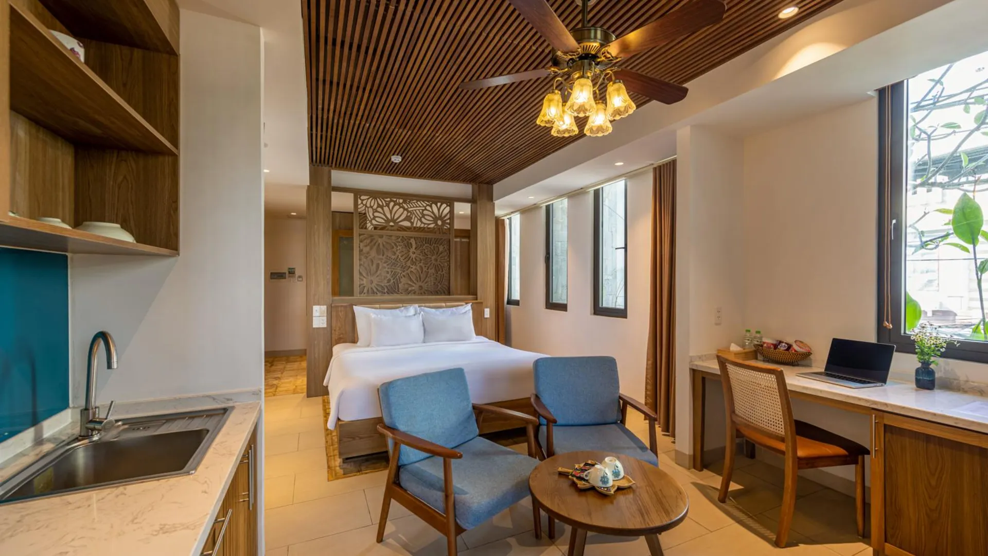 다낭 데이지 부티크 호텔 앤 아파트먼트 4성급 호텔 스위트룸