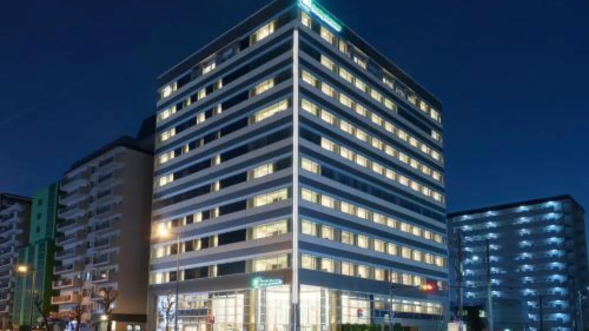 오사카 홀리데이 인 앤 스위트 신오사카 바이 IHG 4성급 호텔 수영장