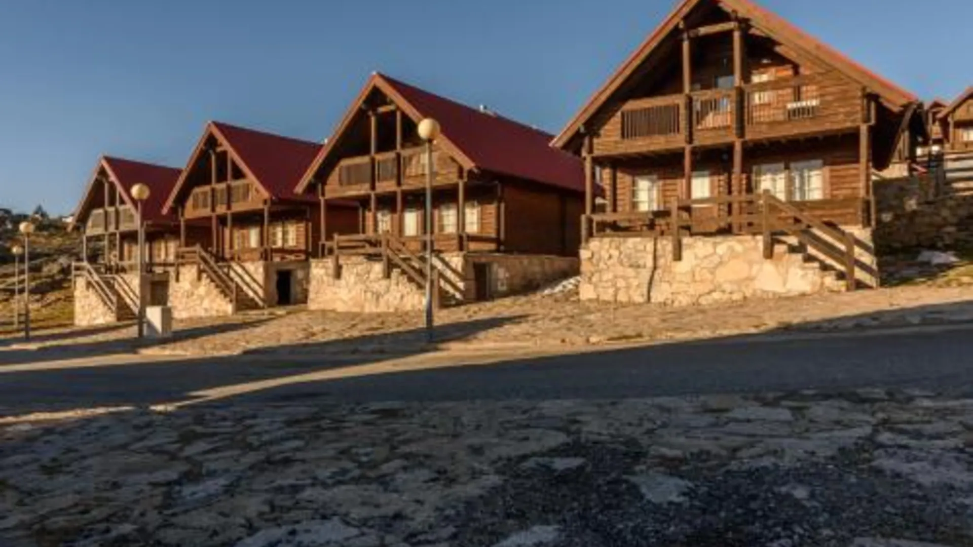 코르테스 두 메이우 Luna Chalets da Montanha 4성급 게스트하우스 수영장