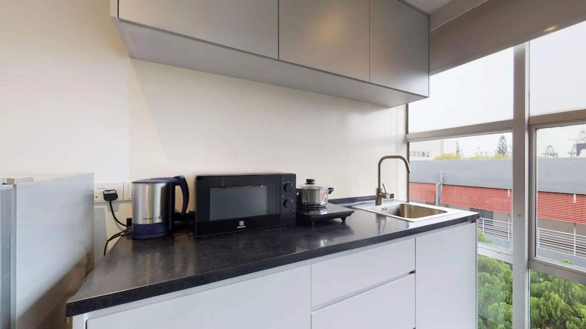 싱가포르 International Service Apartments 3성급 호텔 수영장