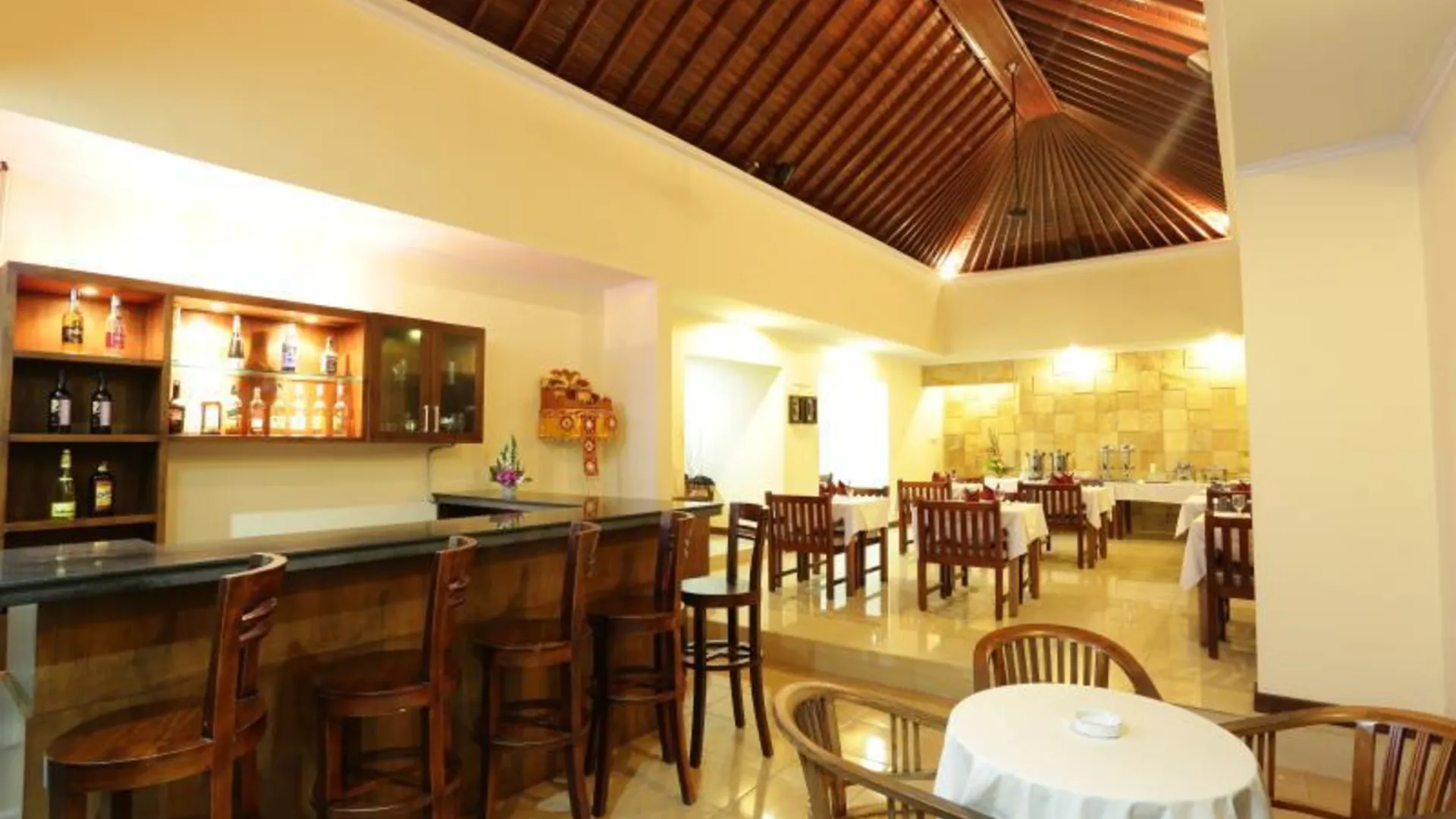 발리 호텔 세가라 아궁 2성급 호텔 외관