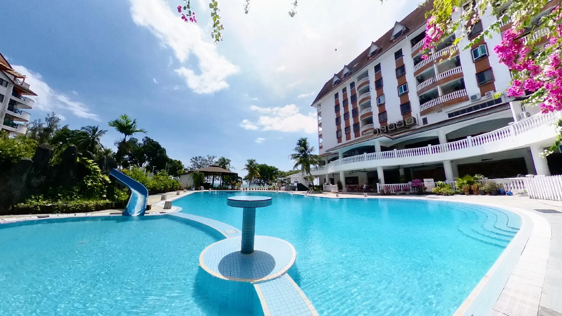 포트 딕슨 캄풍 시 루사의 아파트먼트 (90m², 침실 2개, 프라이빗 욕실 2개) 4성급 게스트하우스 로비