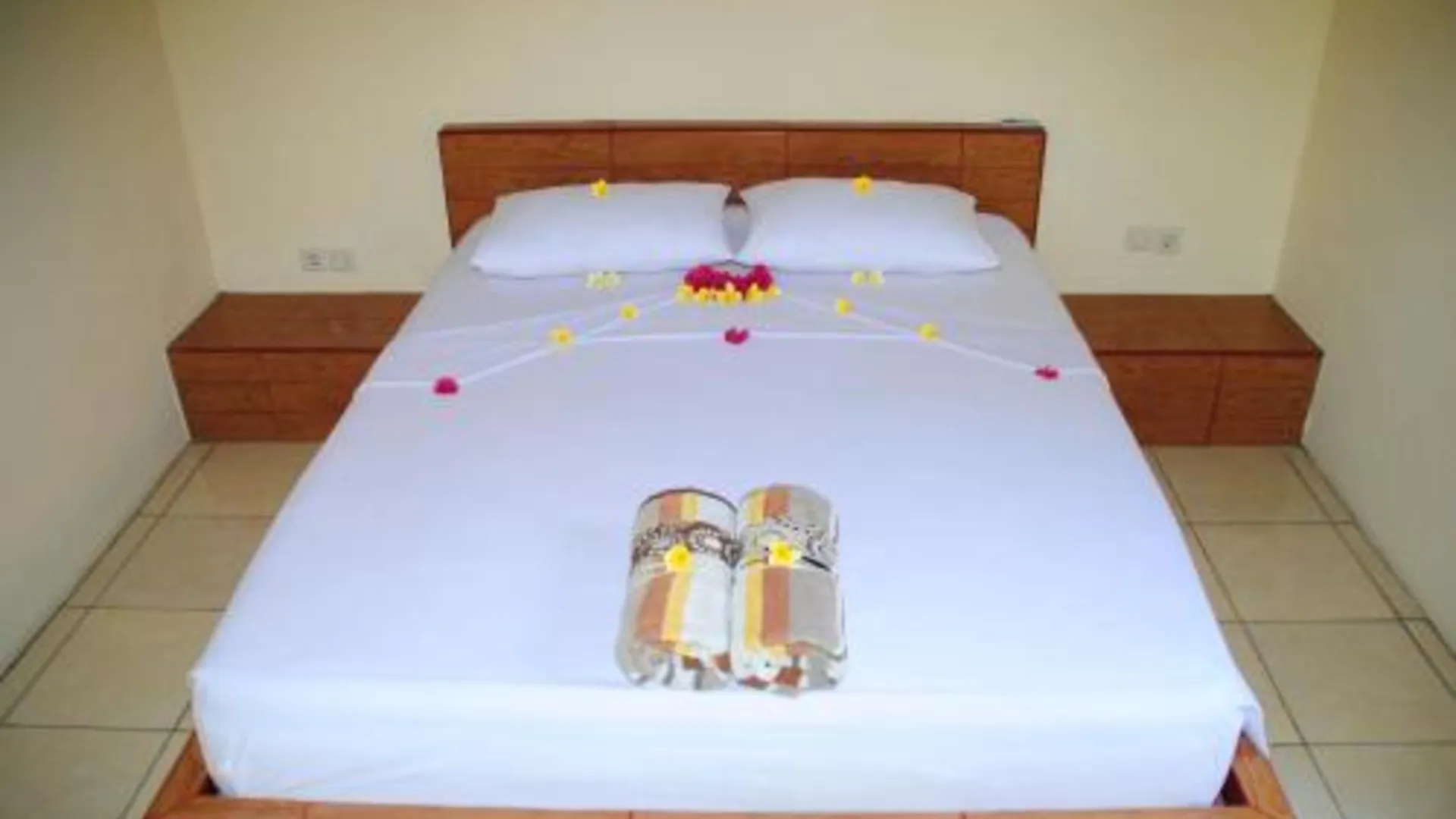 발리 Kubu Sari Guest House 2성급 호텔 스위트룸