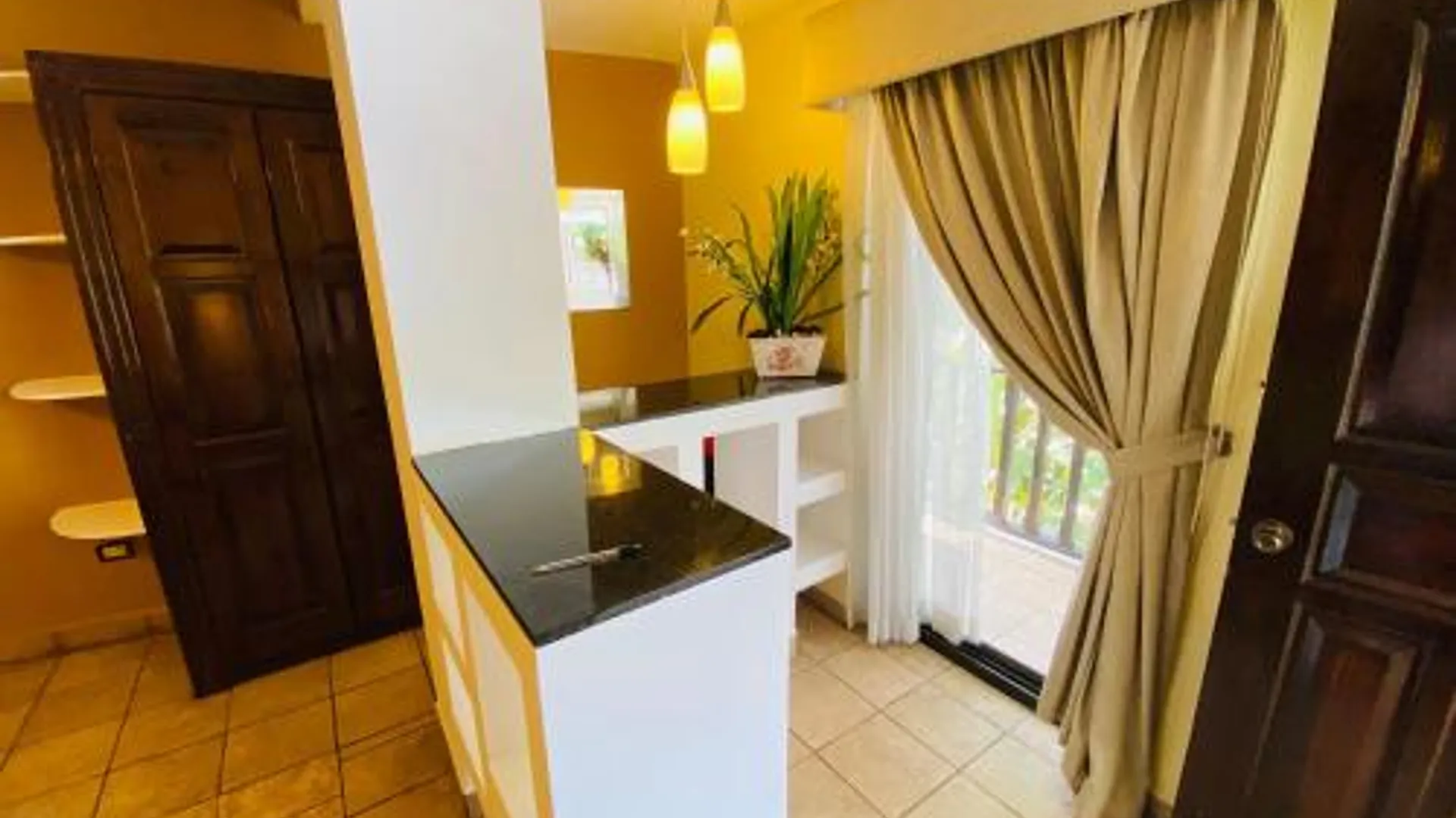 푸에르토 바리오스 Hotel Puerto Libre 3성급 호텔 외관