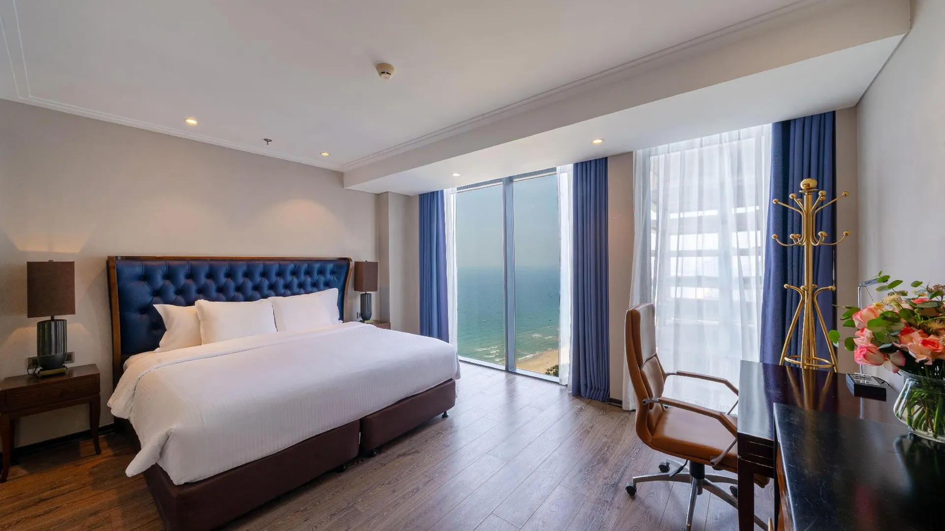 다낭 알타라 스위트 다낭 바이 AHG 5성급 호텔 스위트룸