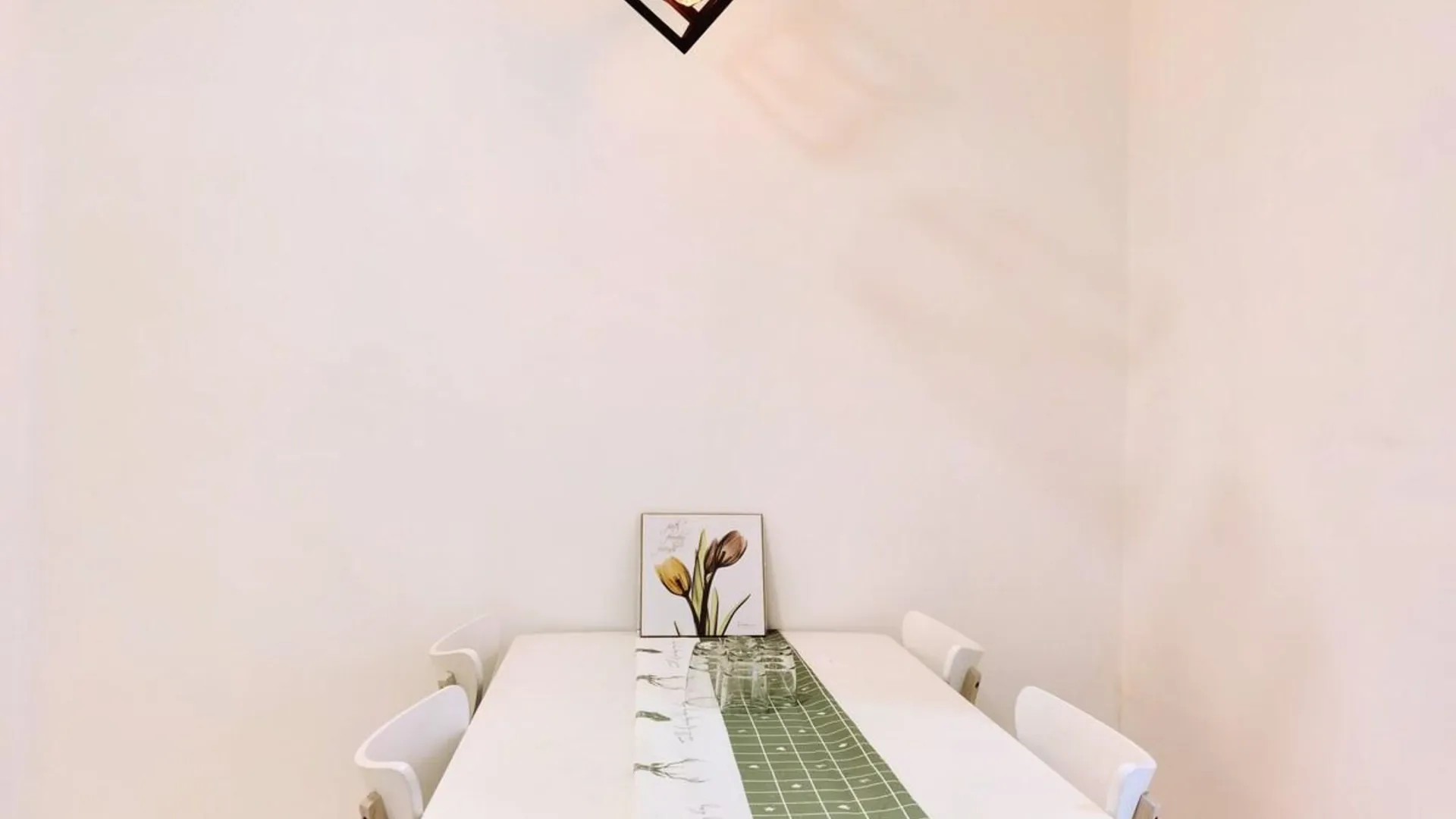 바투 파핫 바투 파핫 시티 센터의 프라이빗 하우스 (799m², 침실 2개, 프라이빗 욕실 2개) 2성급 싱글룸 객실