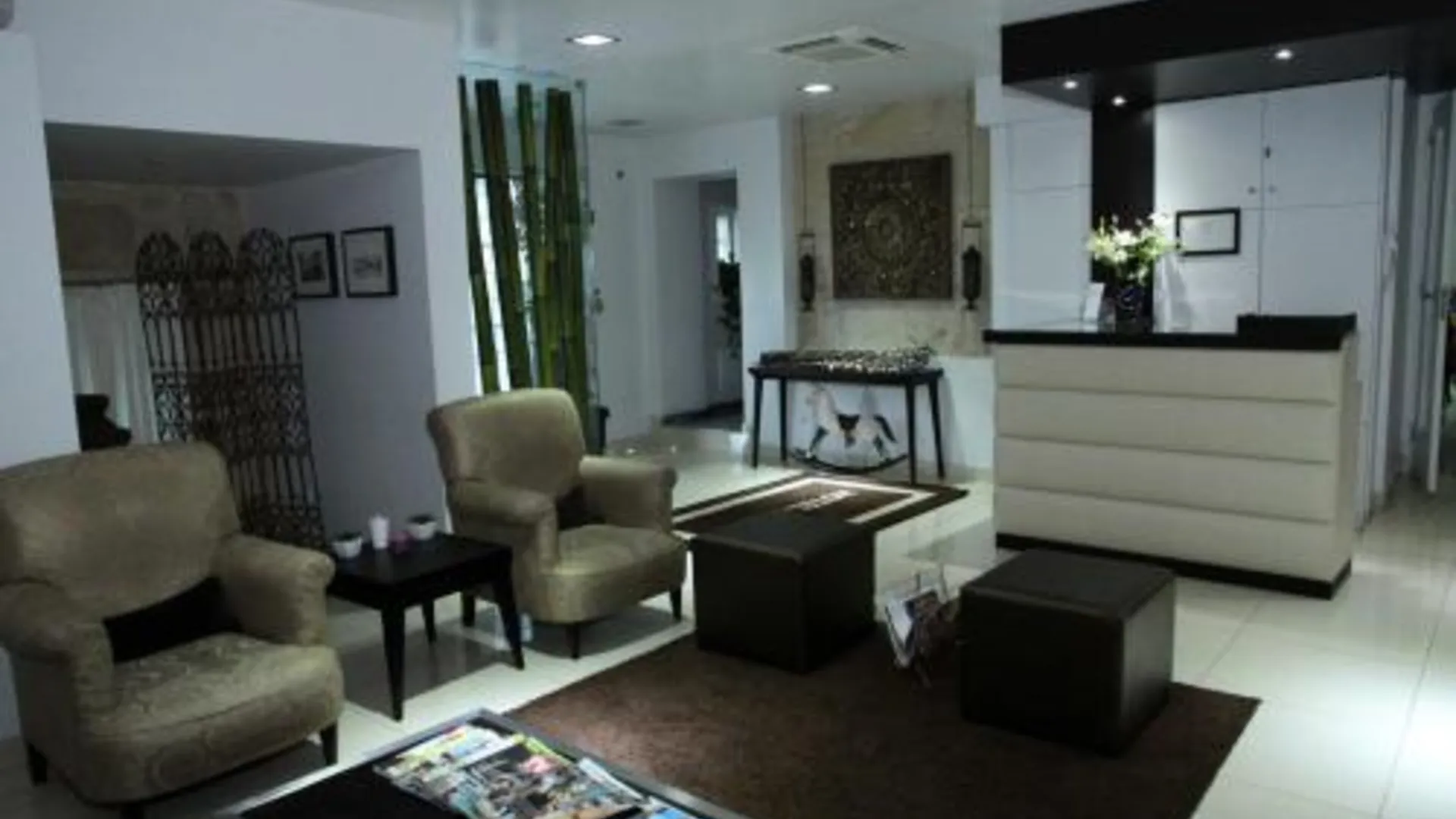 차베스 Hotel Katia 2성급 호텔 로비