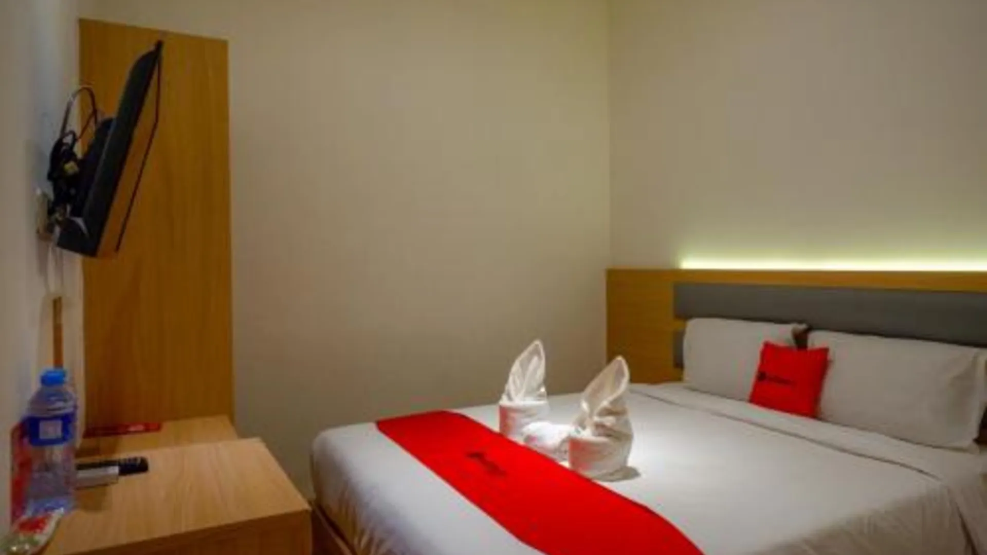 마카사르 레드도어즈 플러스 앳 로사리 마카사르 3성급 호텔 스위트룸