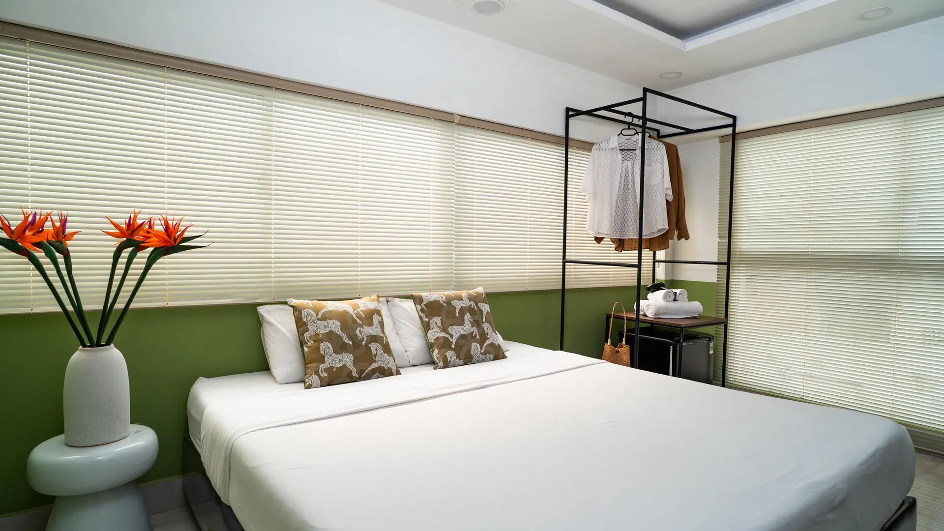 호치민 넷플릭스 스튜디오 니어 벤탄 마켓 4성급 호텔 객실