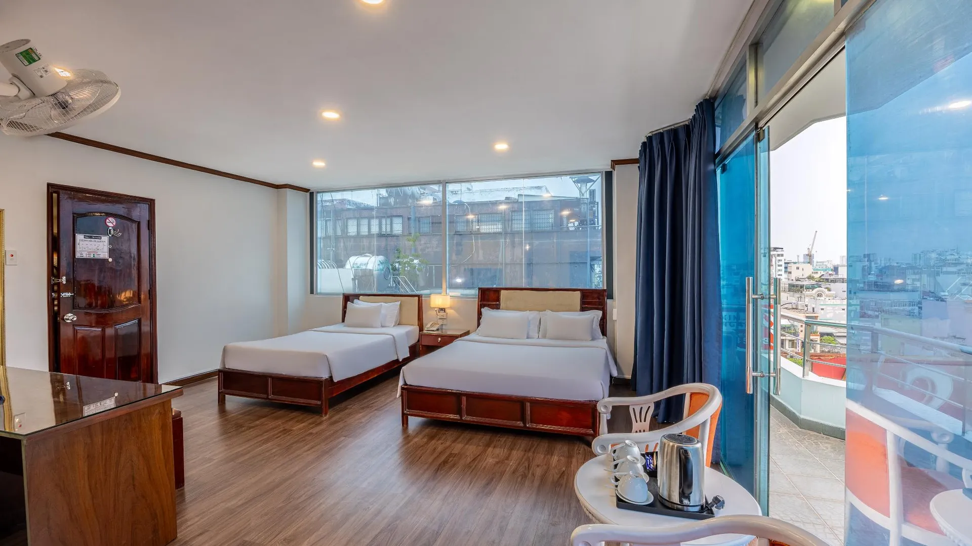 호치민 A25 호텔 - 251 하이 바 쯩 HCM 3성급 호텔 스위트룸