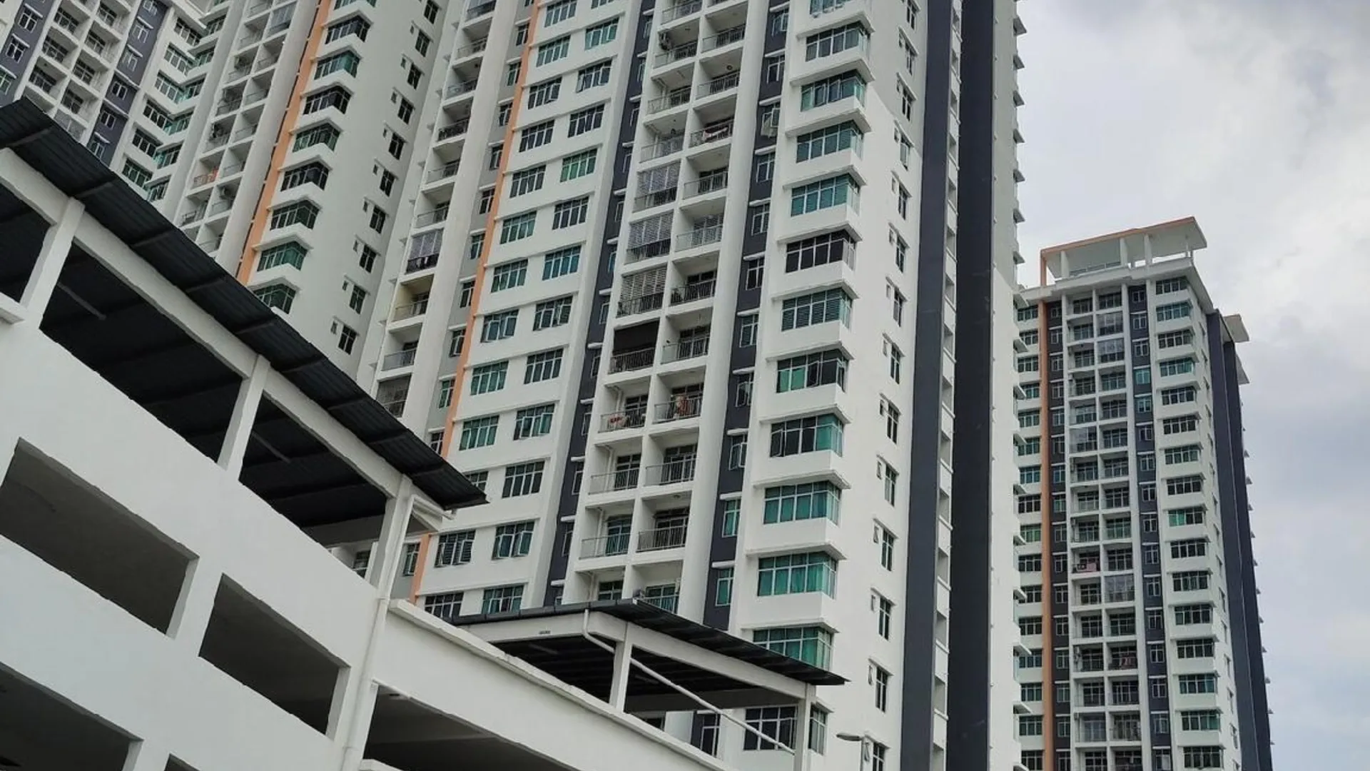 이포 캄퐁 울루 세포르의 아파트먼트 (0m², 침실 3개, 프라이빗 욕실 2개) 4성급 싱글룸 외관