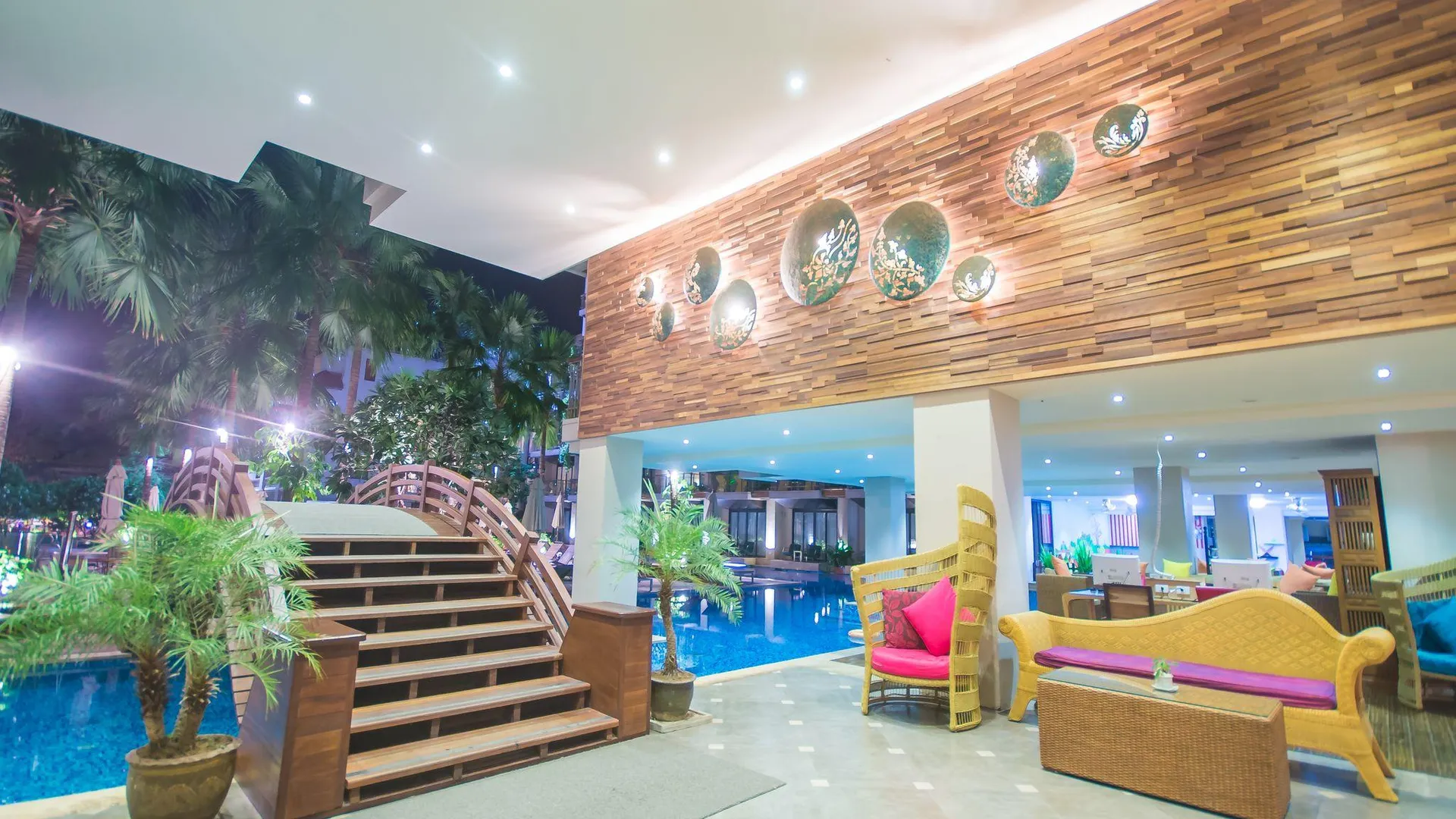 푸켓 반 라이마이 비치 리조트 앤 스파 4성급 호텔 외관