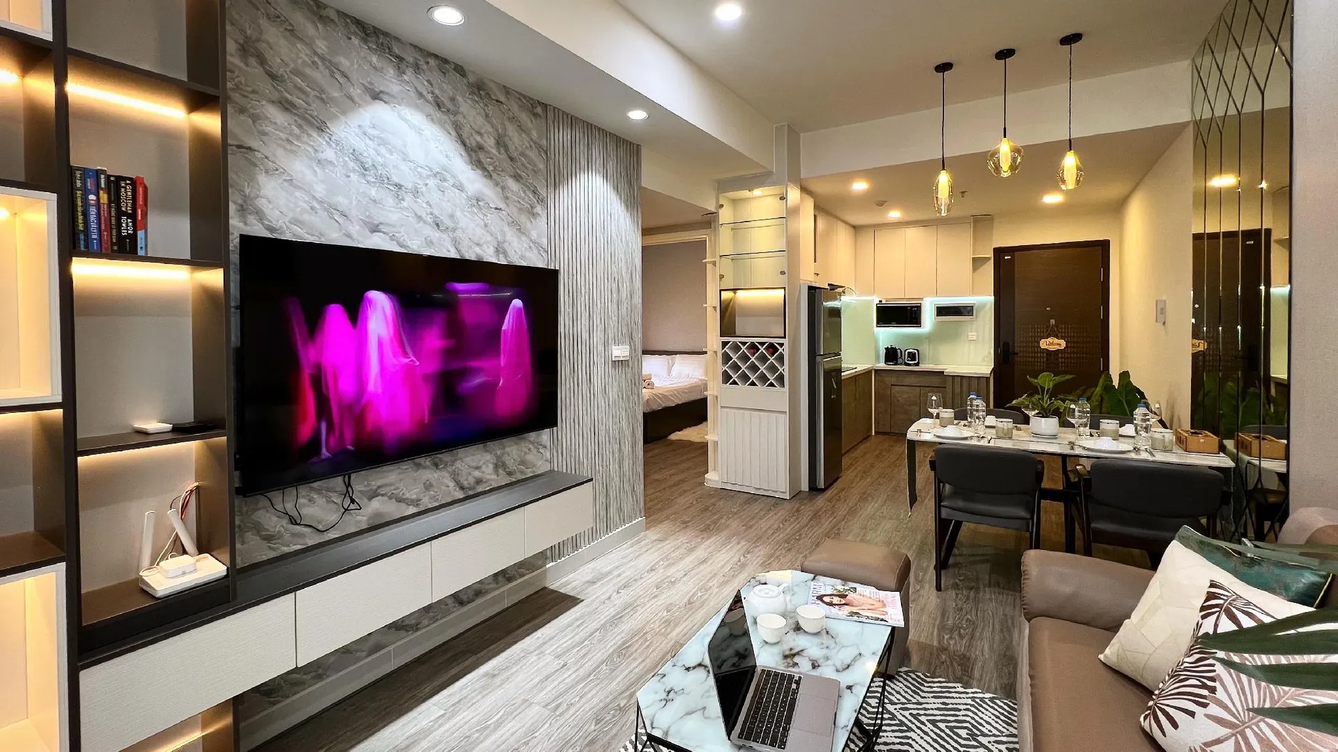 호치민 9트립 스테이 인 소호 레지던스 디스트릭트 1 - 부이비엔 워킹 스트릿 및 벤탄 마켓 옆 4성급 호텔 객실