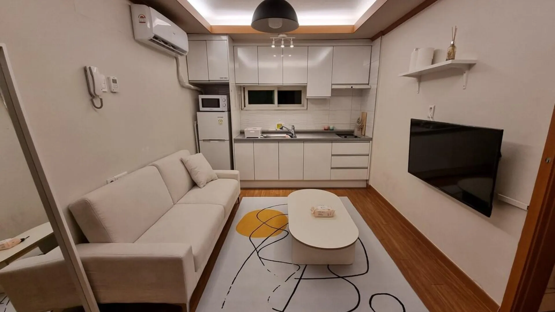 서울 신촌의 프라이빗 하우스 (m², 침실 1개, 프라이빗 욕실 1개) 4성급 게스트하우스 객실