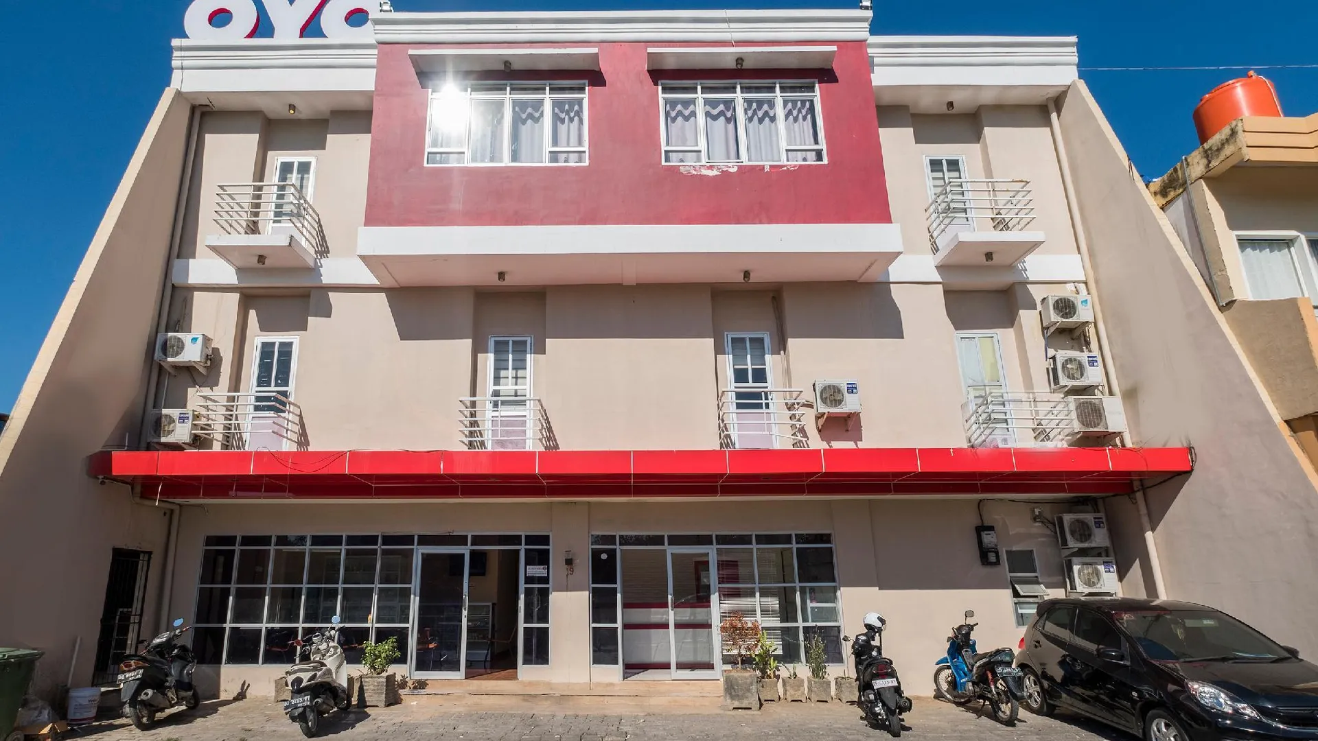 마카사르 오요 1075 루마 인다 로사리 인 2성급 호텔 레스토랑