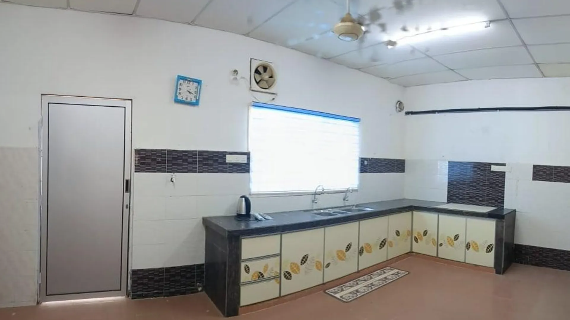 말라카 캄퐁 파시르 푸테흐의 프라이빗 하우스 (m², 침실 4개, 프라이빗 욕실 3개) 2성급 싱글룸 레스토랑