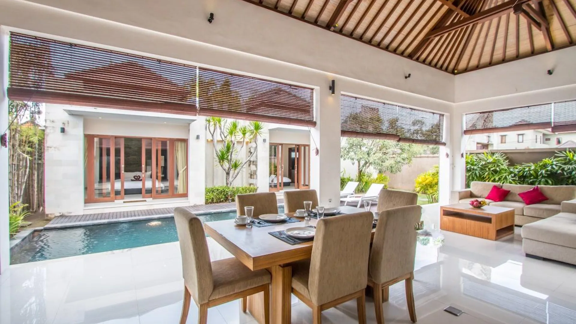 발리 짱구의 빌라 (m², 침실 2개, 프라이빗 욕실 2개) 2성급 싱글룸 로비