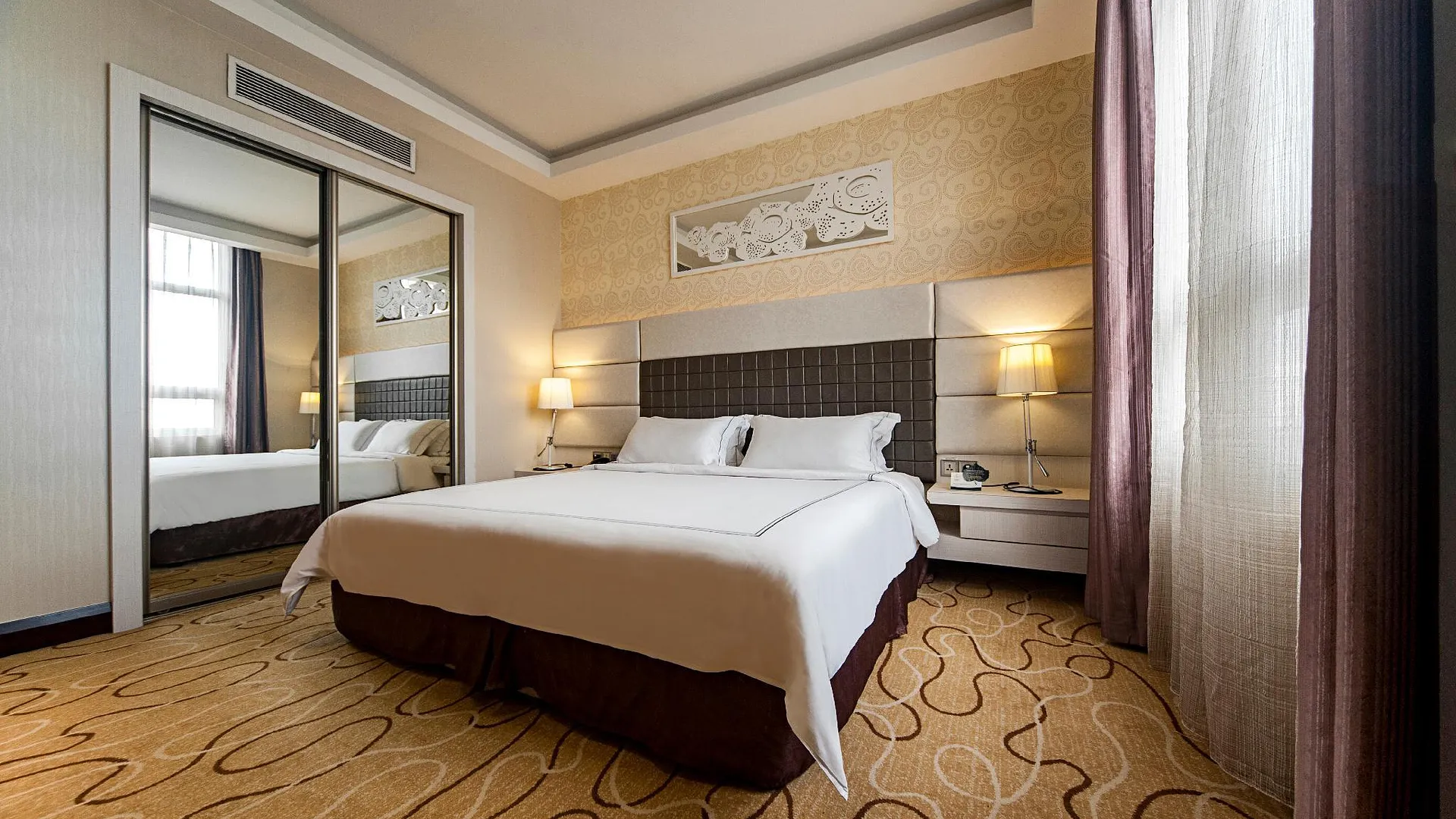 코타키나발루 프로미네이드 호텔 4성급 호텔 스위트룸