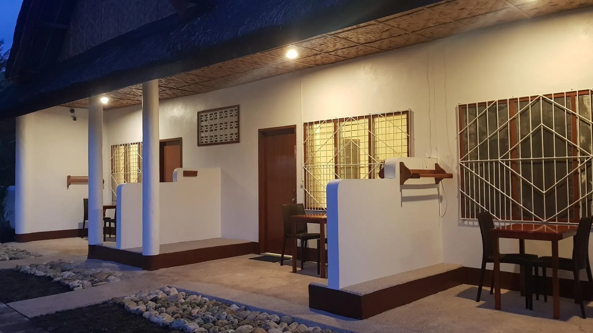 세부 다이버 로지 2성급 호텔 외관