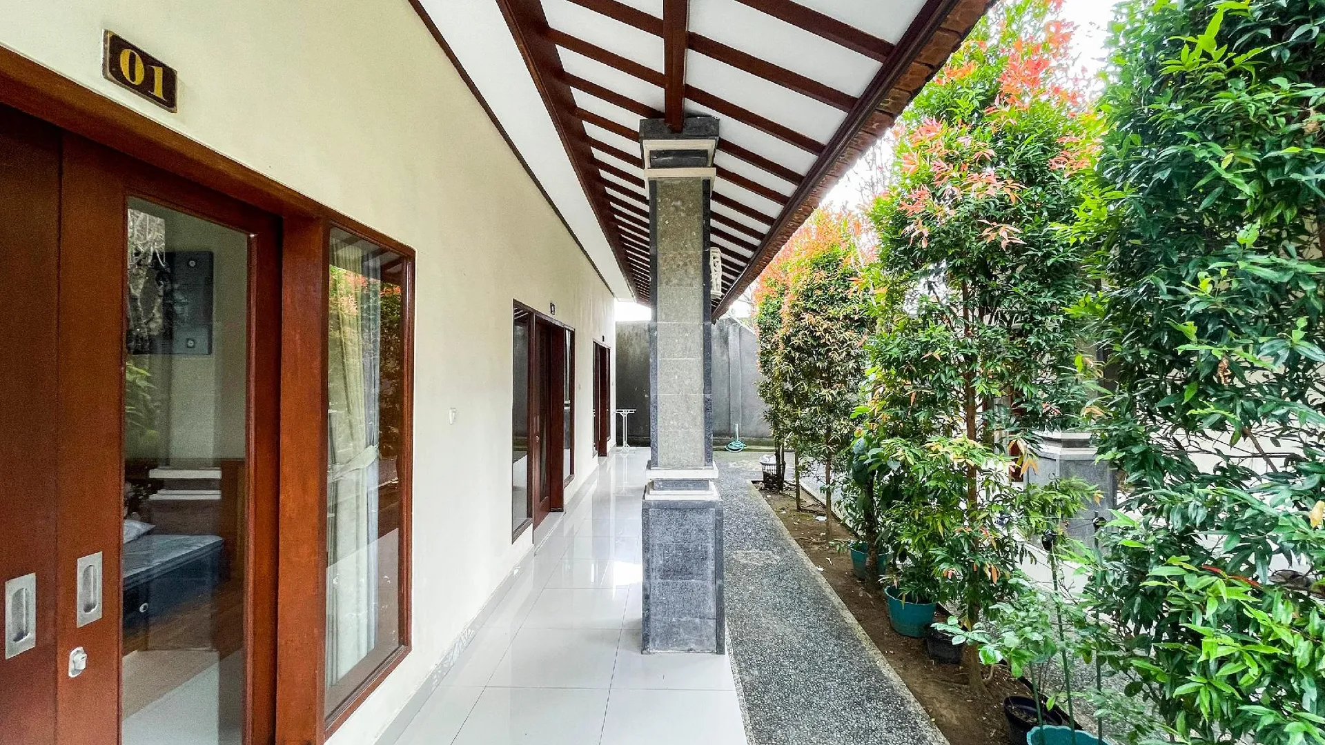 발리 어반뷰 호텔 릴리스 첨파카 마스 게스트하우스 3성급 호텔 수영장