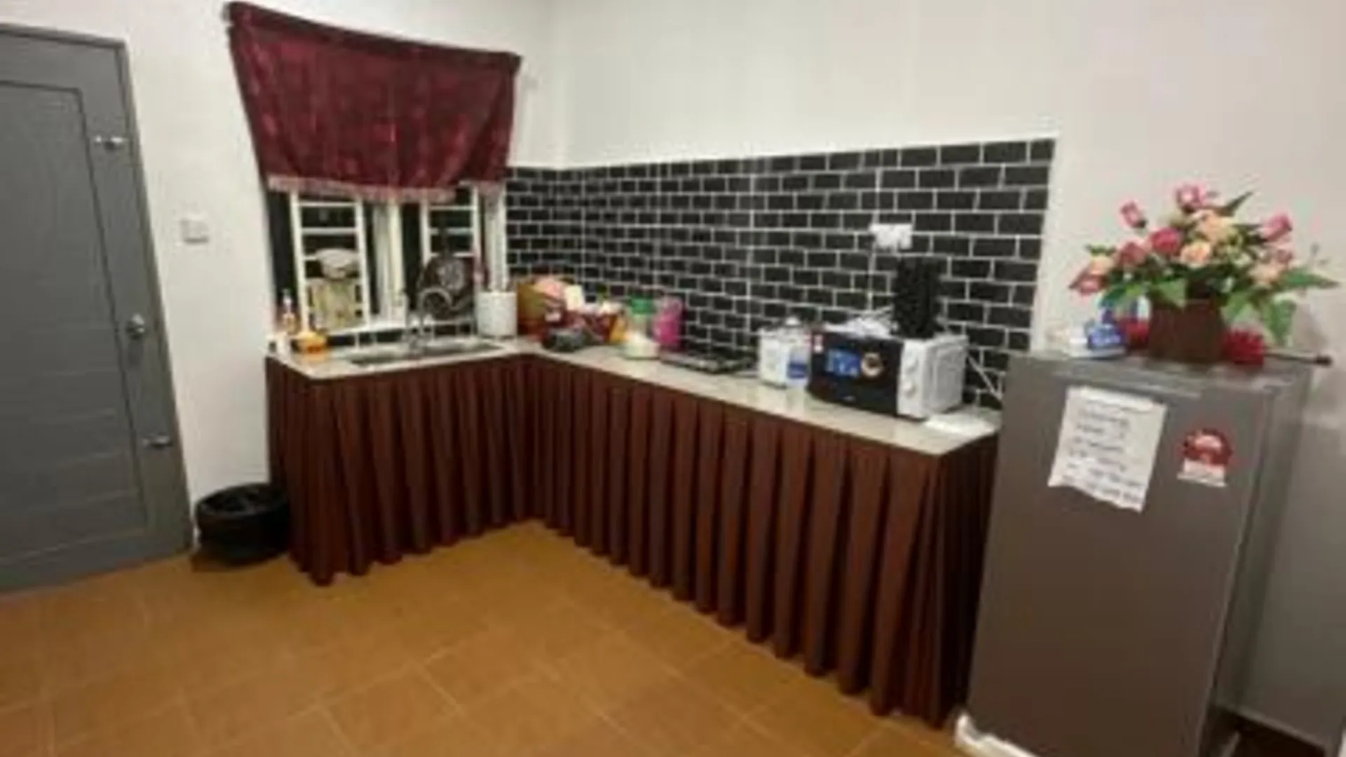 타나 메라 마창의 프라이빗 하우스 (950m², 침실 3개, 프라이빗 욕실 2개) 3성급 싱글룸 외관