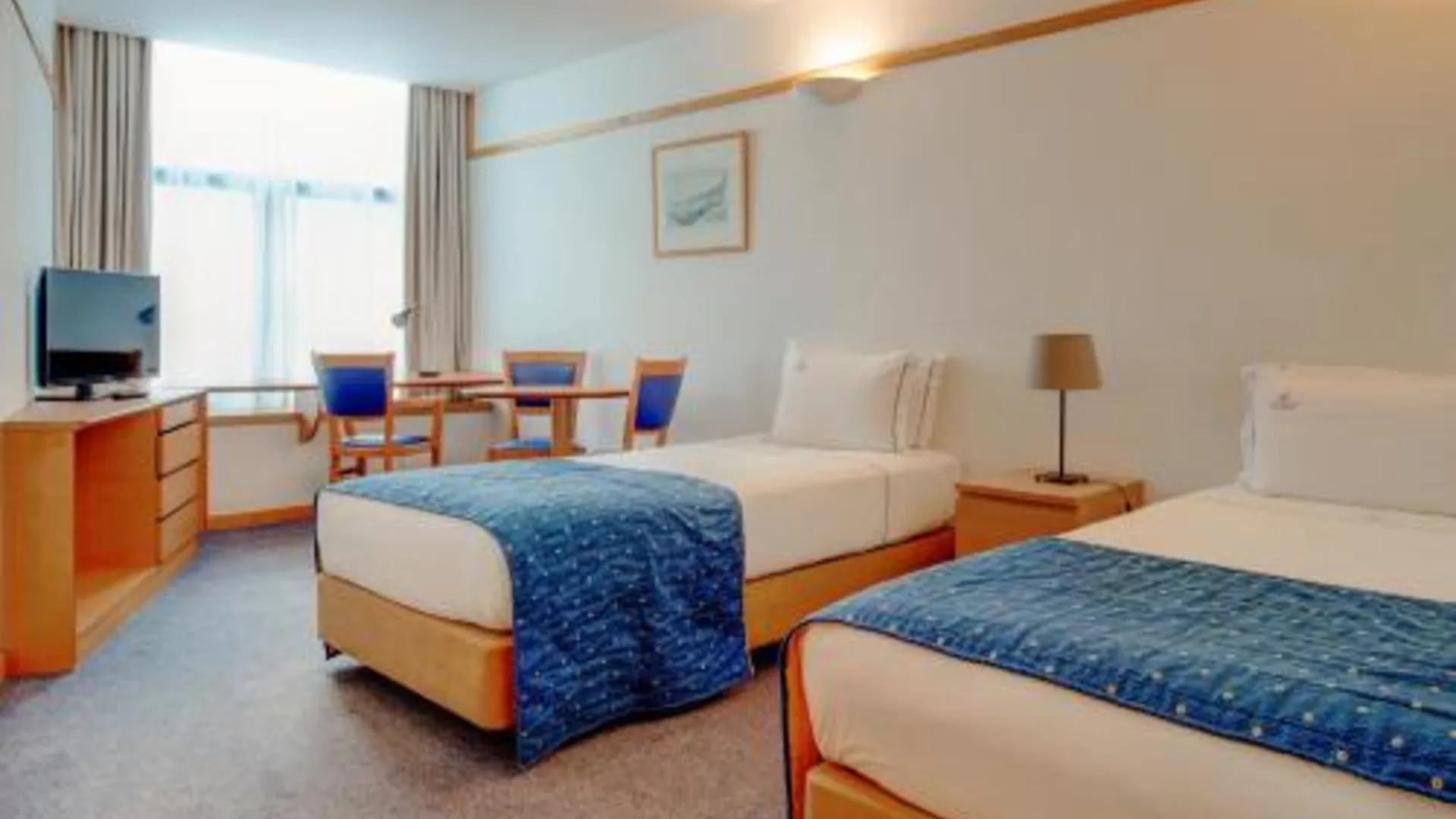 리스본 VIP 이그제큐티브 에덴 아파트호텔 4성급 호텔 스위트룸