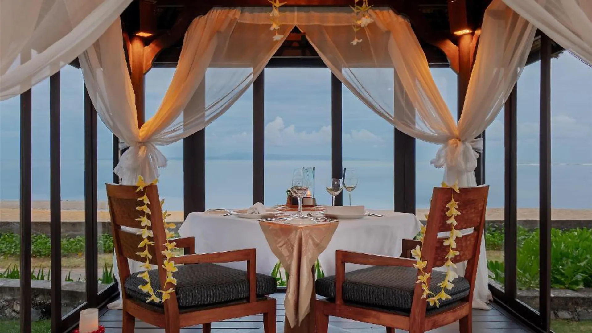 발리 콘래드 발리 5성급 호텔 레스토랑