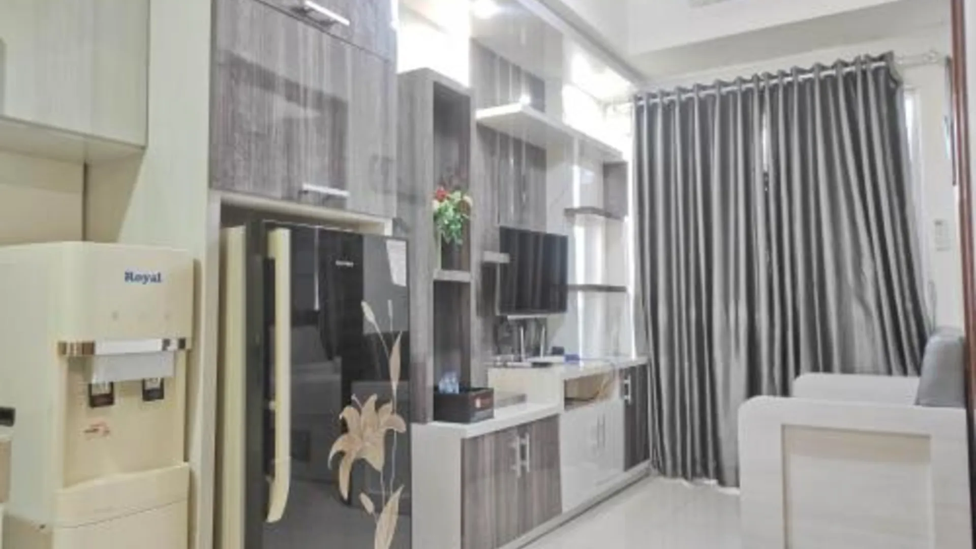 마카사르 Best Deal and Cozy 2BR Vida View Apartment By Travelio 3성급 싱글룸 로비
