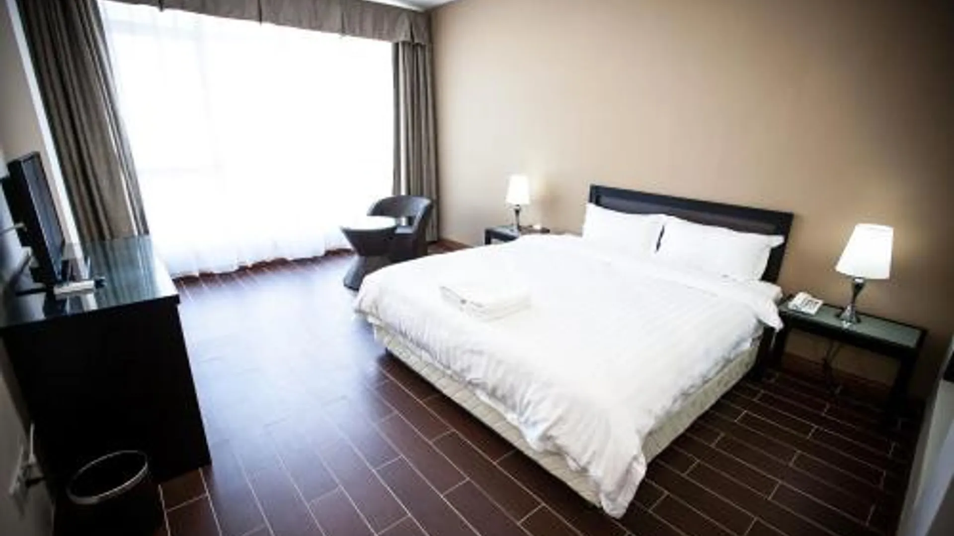 코타키나발루 푸타탄 플래티넘 호텔 3성급 호텔 스위트룸