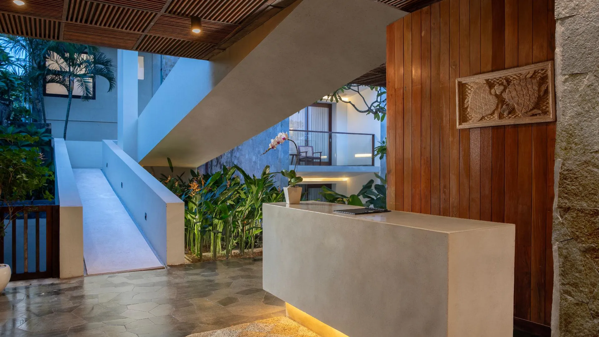 발리 디알로그 스미냑 4성급 호텔 수영장