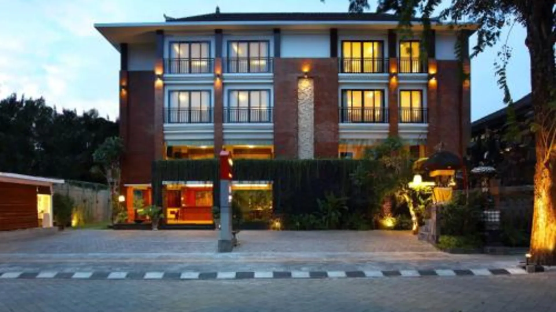 발리 캐피탈 O 1068 그랜드 미라 부티크 호텔 3성급 호텔 외관