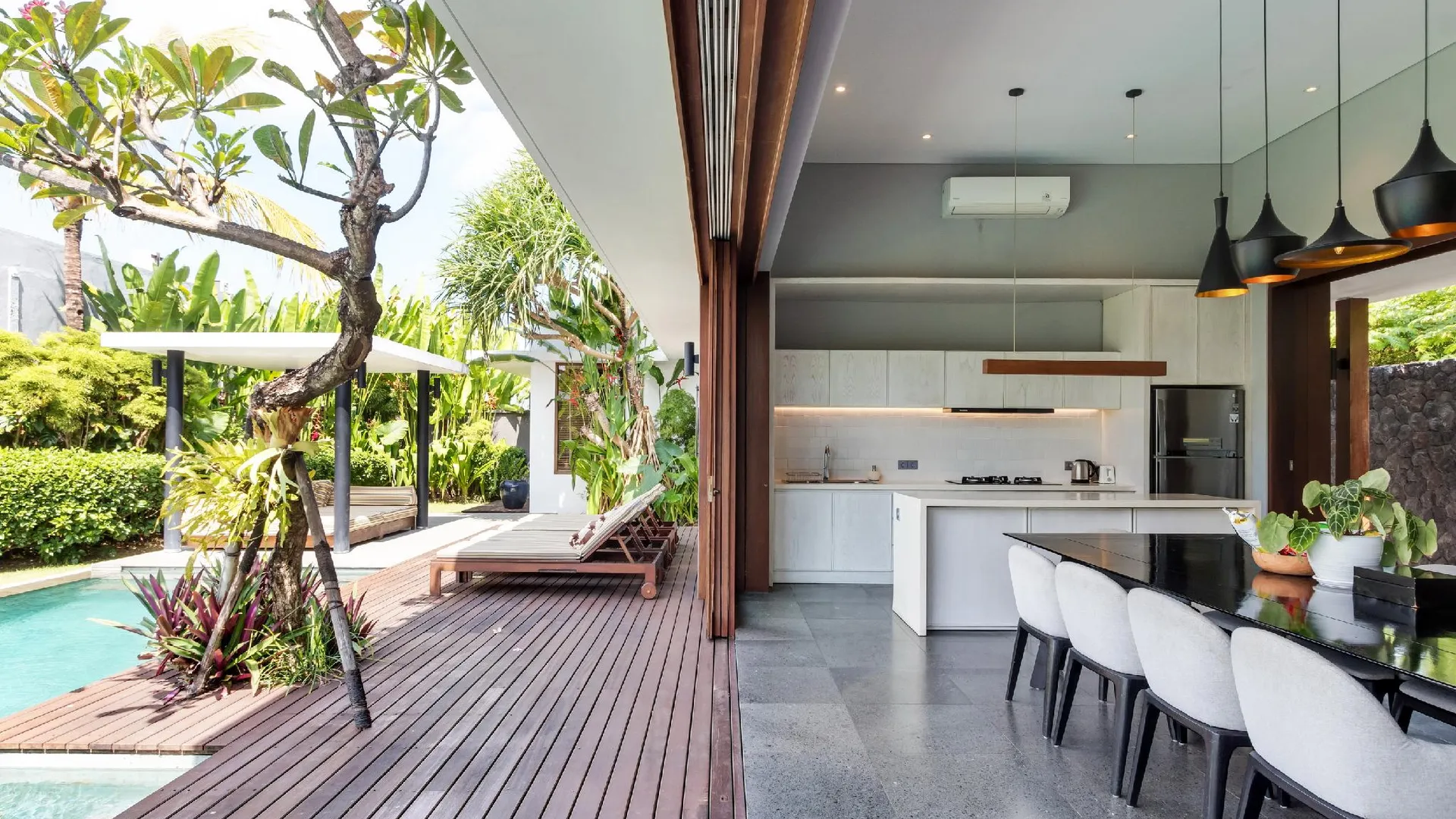 발리 아마린 스미냑 5성급 호텔 외관