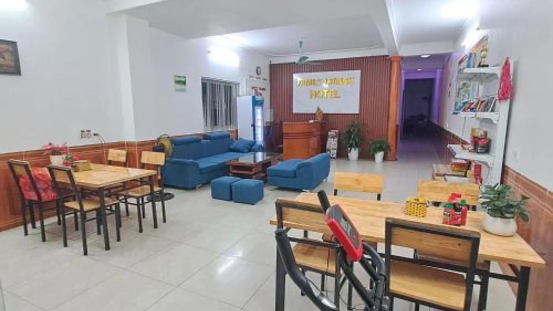 하노이 패밀리 트랜짓 호텔 2성급 호텔 외관