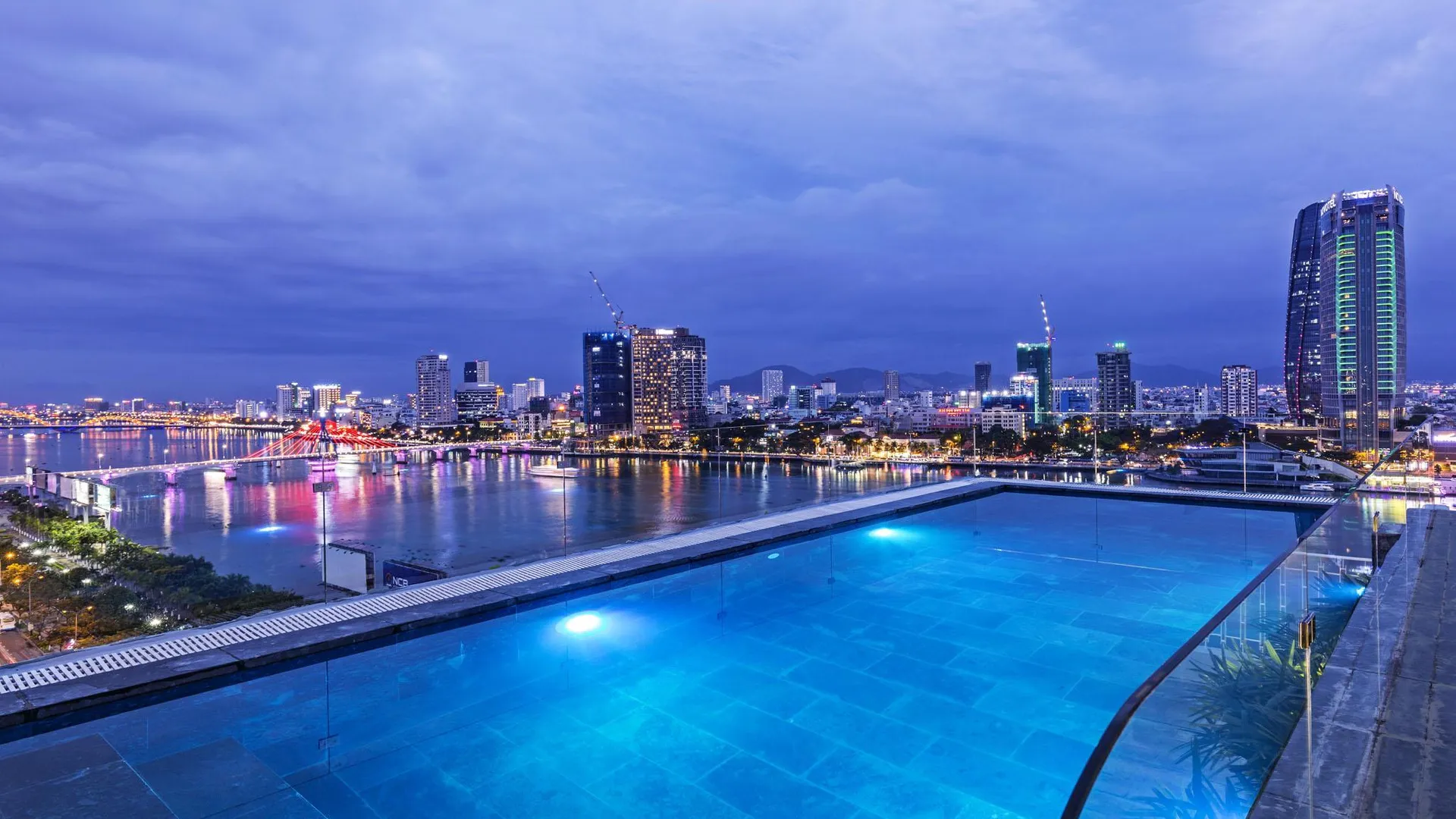 다낭 이비자 리버프론트 다낭 호텔 4성급 호텔 스위트룸