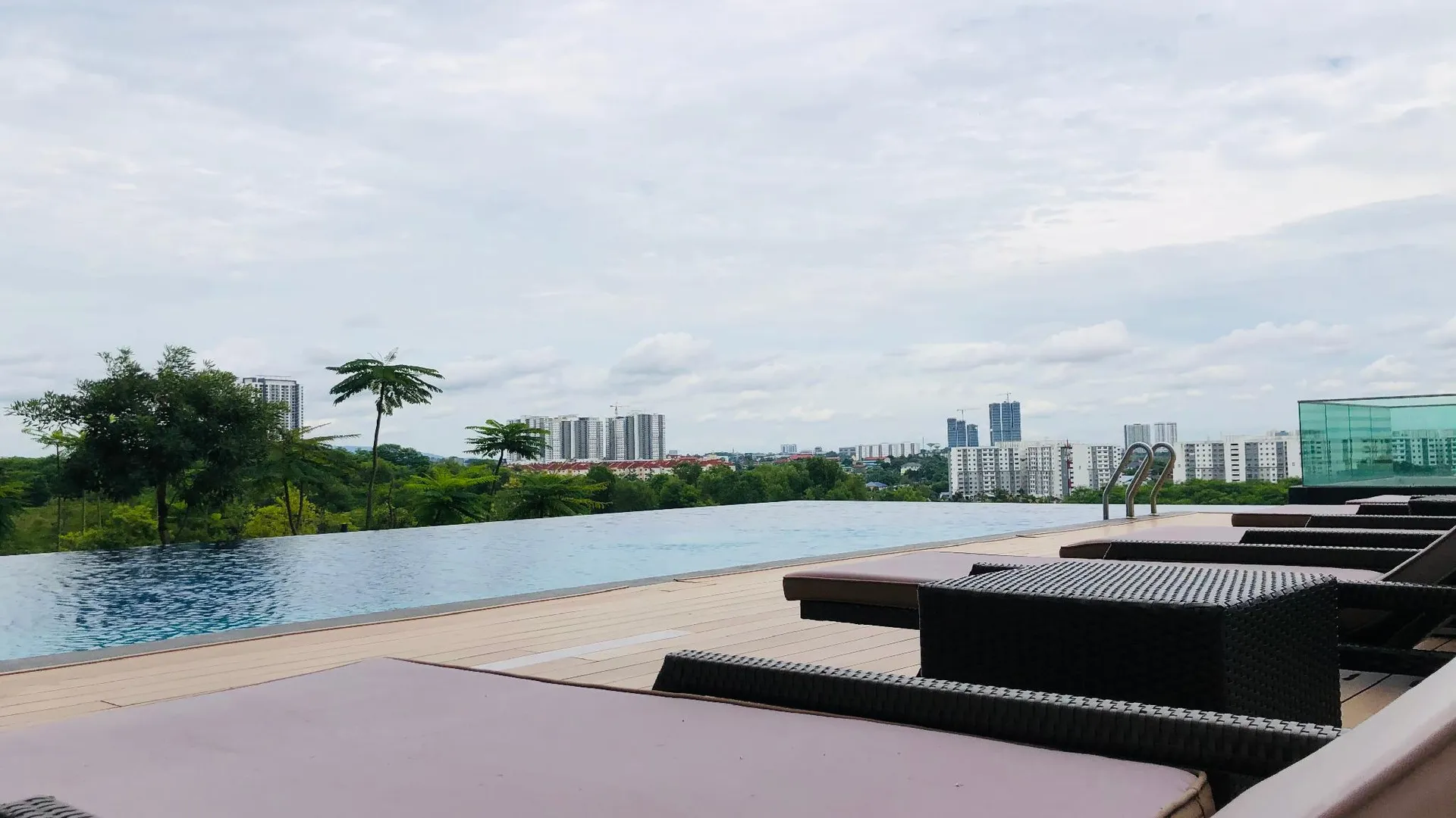 조호바루 / 조호르바루 조호바루의 프라이빗 하우스 (1170m², 침실 3개, 프라이빗 욕실 2개) 2성급 싱글룸 수영장