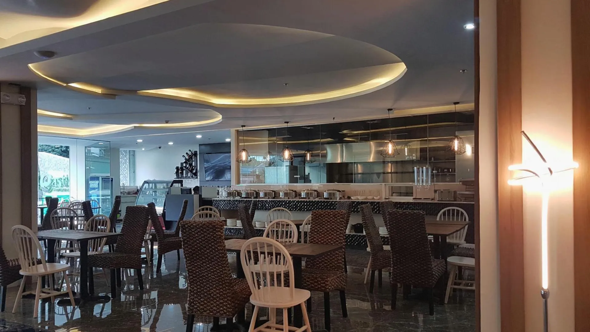 세부 이스트랜드 호텔 앤 레지던스 3성급 호텔 스위트룸