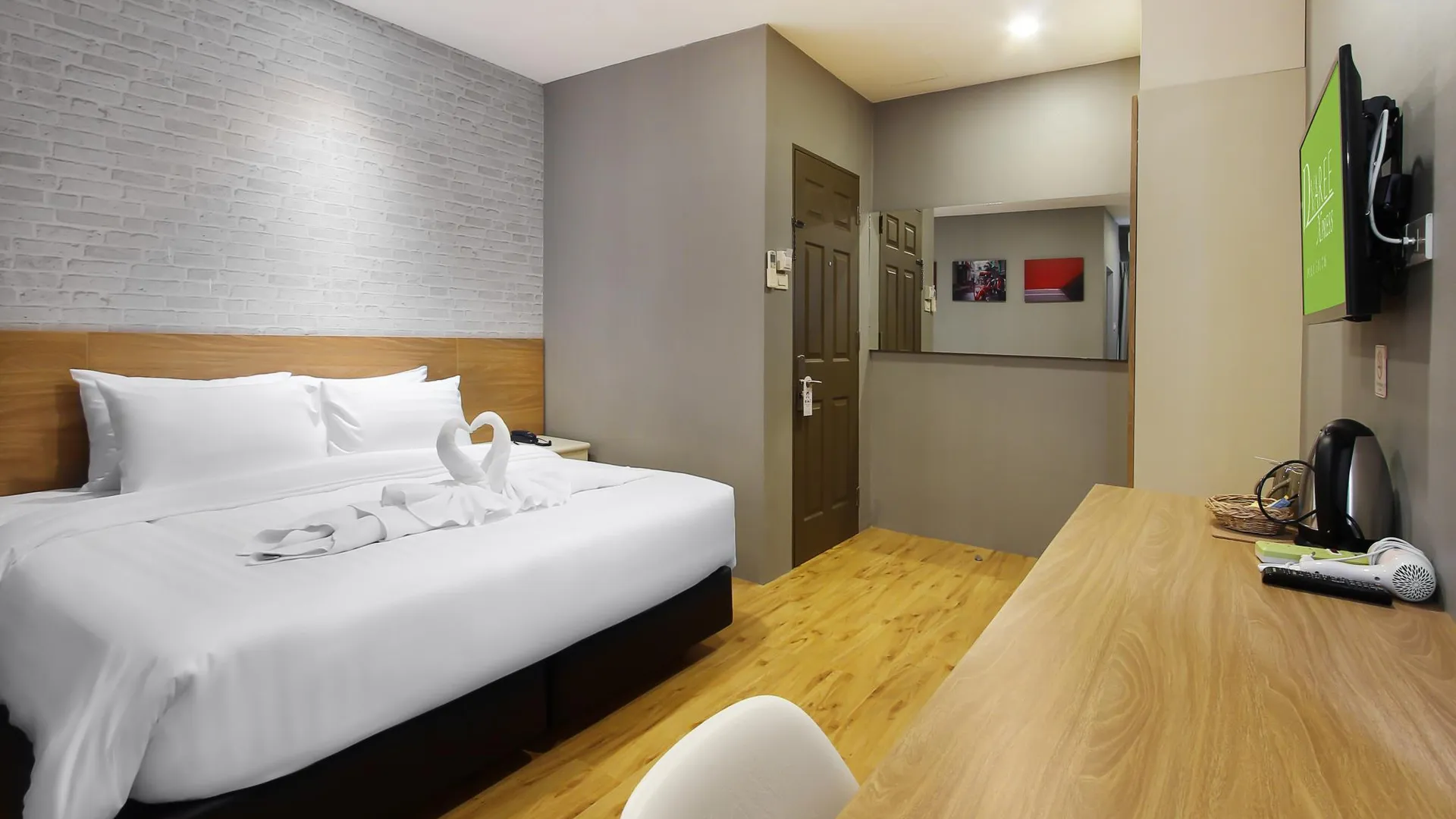 방콕 풀라 실롬 3성급 호텔 스위트룸