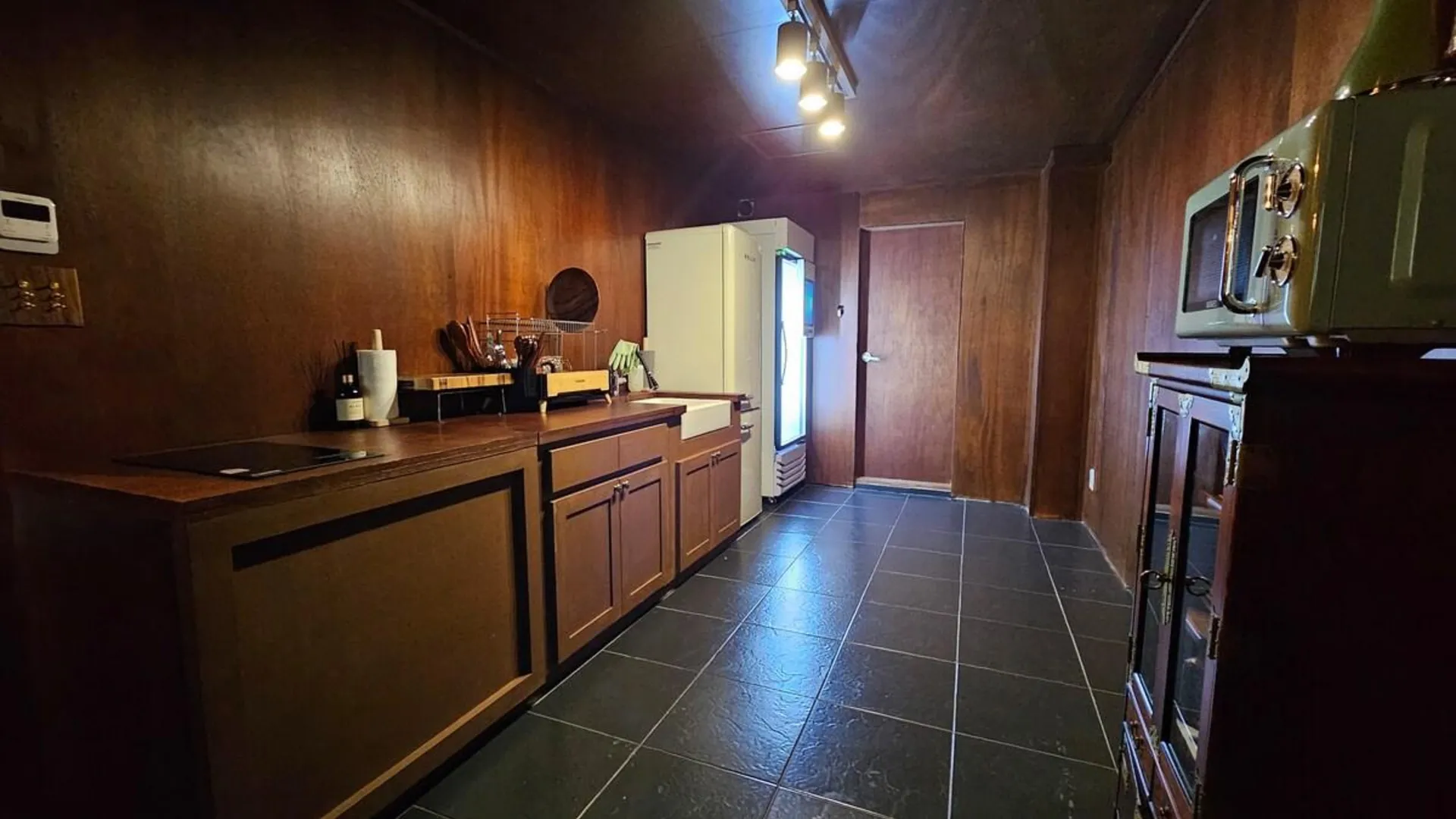 서울 Hongdae [홍대 메인거리] 유니크한 인테리어, 넓은 공간, 외국인 전용숙소 4성급 게스트하우스 객실