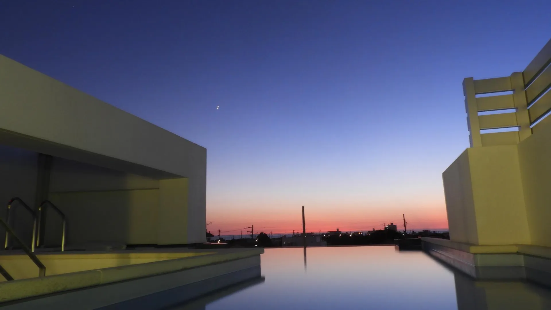 오키나와 본섬 가데나의 빌라 (170m², 침실 4개, 프라이빗 욕실 2개) 5성급 싱글룸 객실