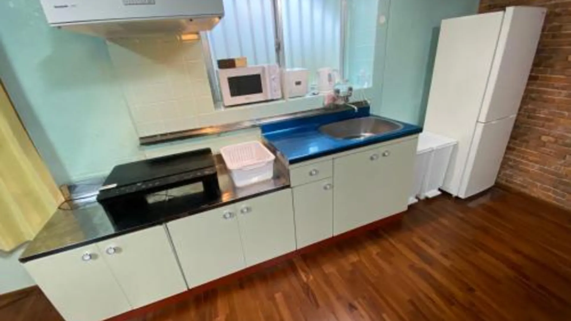 오키나와 본섬 FTH SKY with Large Garden 5 Minutes Walk to Beach 3성급 게스트하우스 수영장