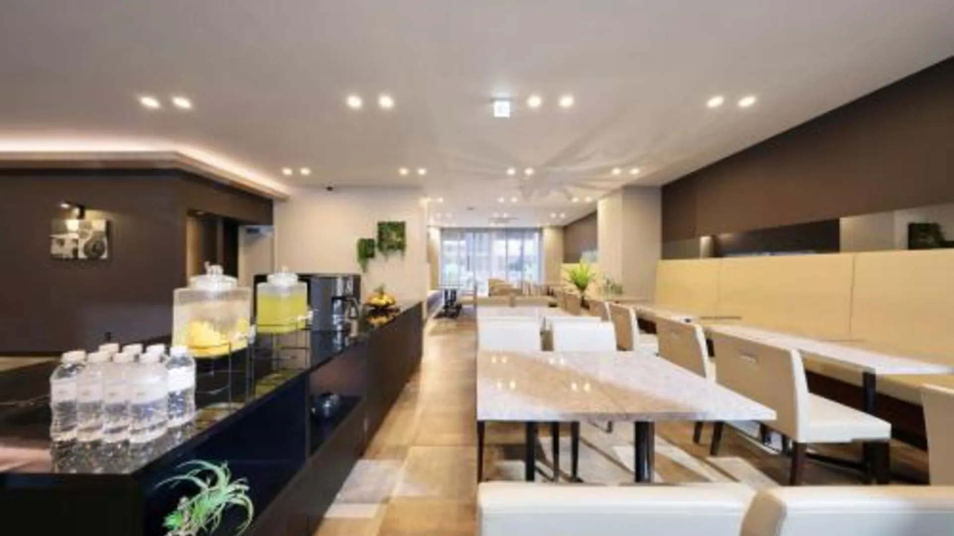 오사카 도톤보리 크리스탈 호텔 Ⅱ 4성급 호텔 외관