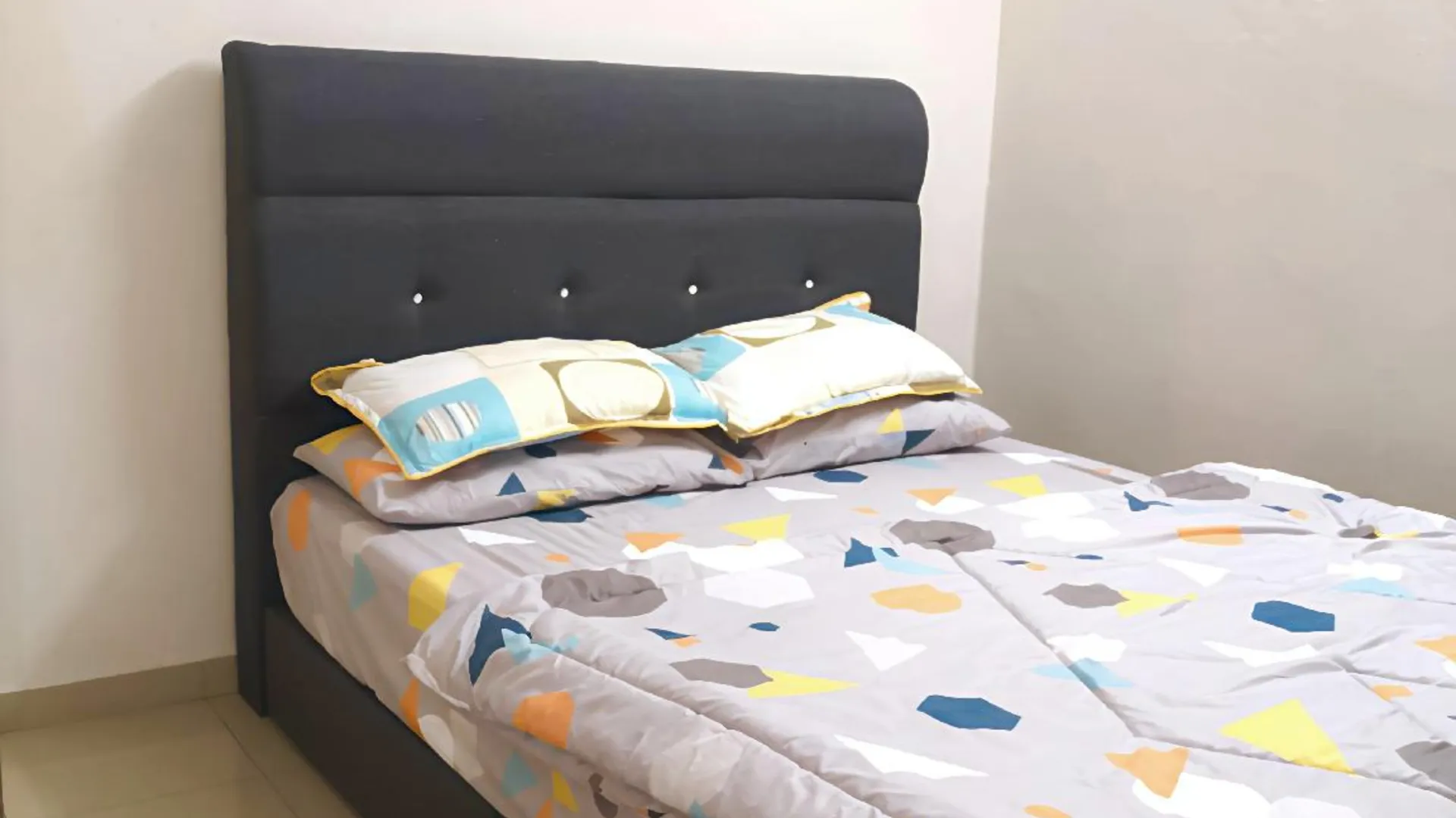 말라카 말라카 시내의 프라이빗 하우스 (m², 침실 3개, 프라이빗 욕실 2개) 1성급 싱글룸 레스토랑