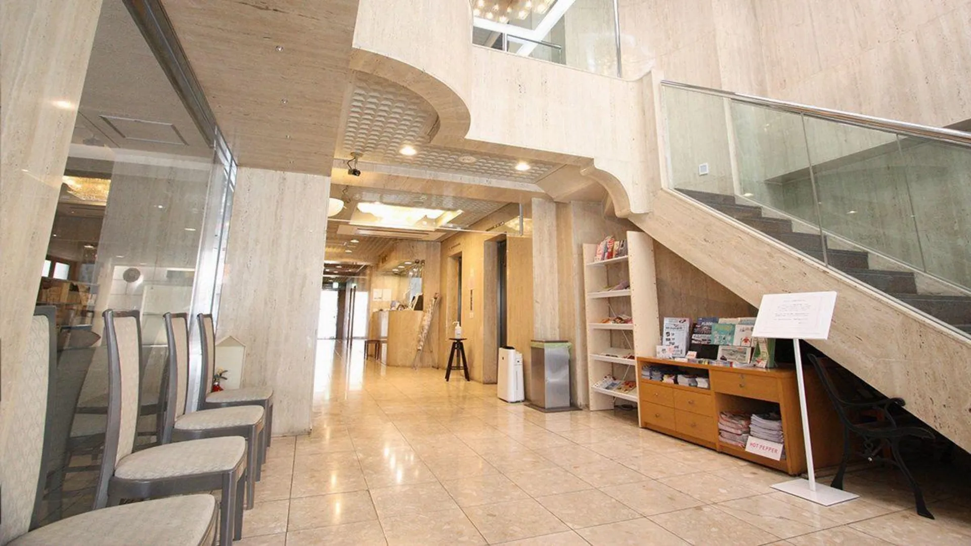 후쿠오카 Fukuoka Arty Inn 2성급 호텔 로비