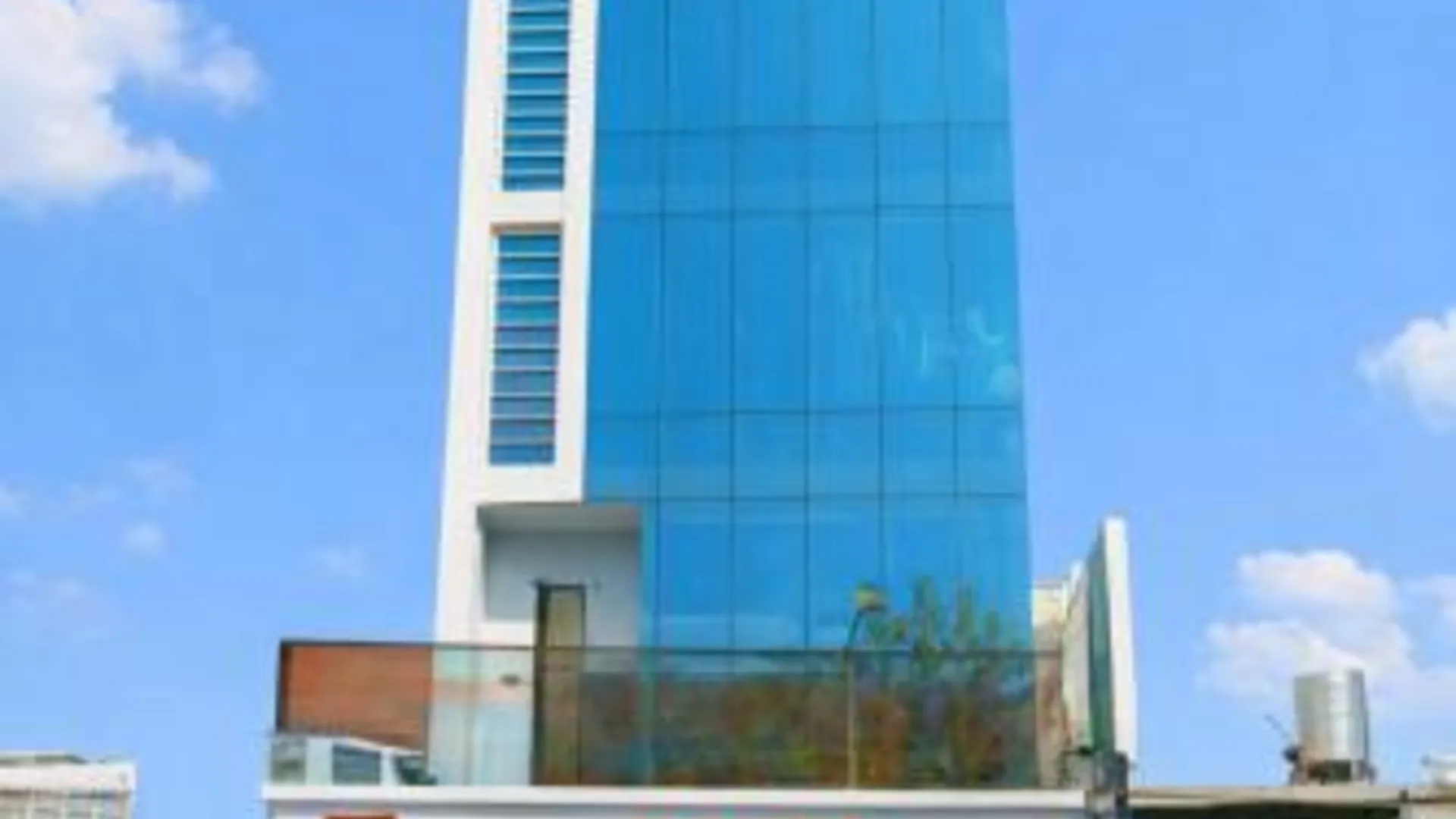 호치민 레드도어즈 플러스 니어 미엔동 버스 스테이션 3성급 호텔 로비