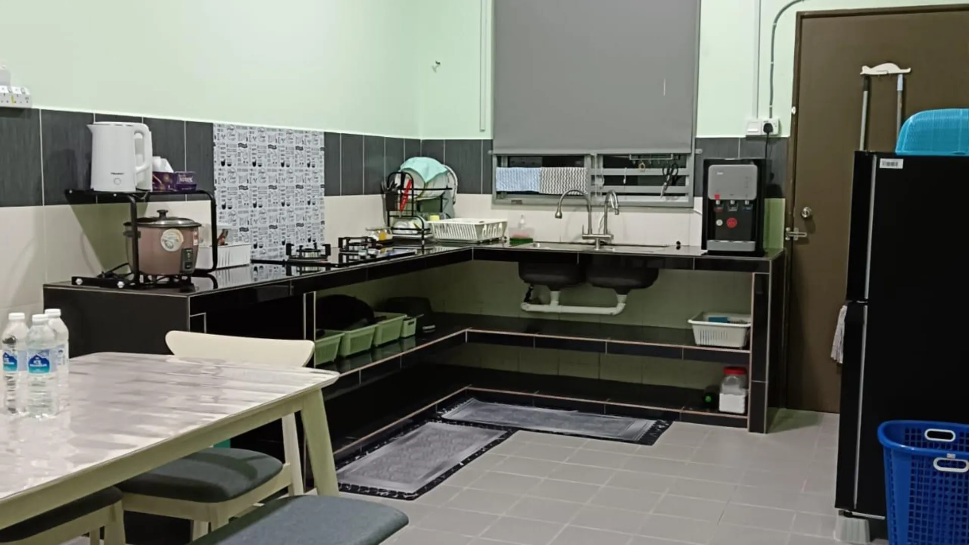 추카이 캄풍 부킷 쿠앙의  (1100m², 침실 3개, 프라이빗 욕실 2개) 3성급 싱글룸 외관