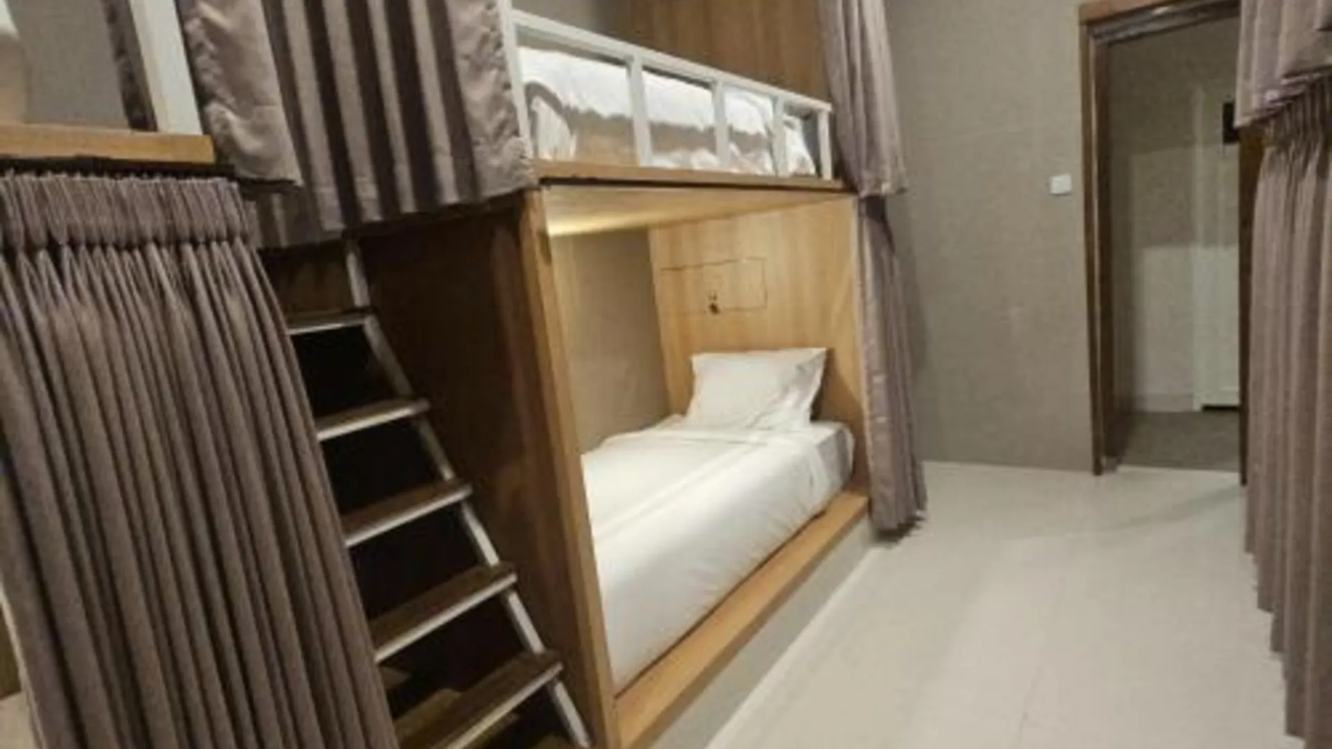 발리 Ungasan Center Hostel 호텔 스위트룸