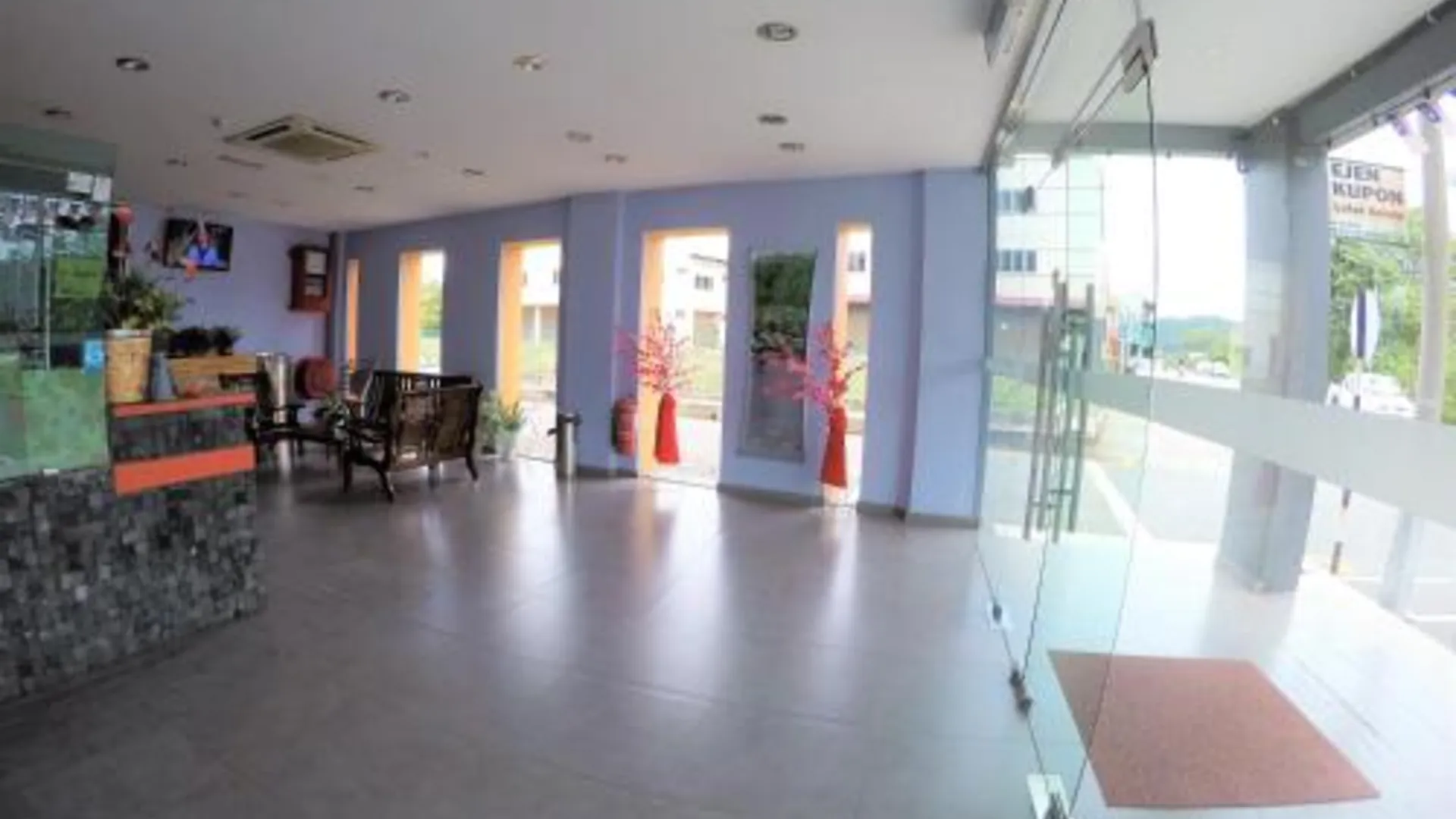 쿠알라 리피스 호텔 베스타리 2성급 호텔 수영장