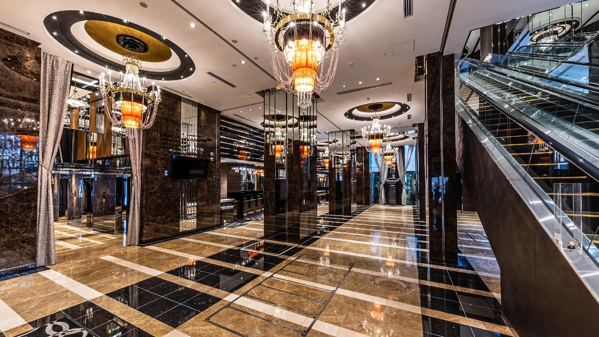 오사카 APA 호텔 앤 리조트 오사카 우메다 에키 타워 3성급 호텔 외관